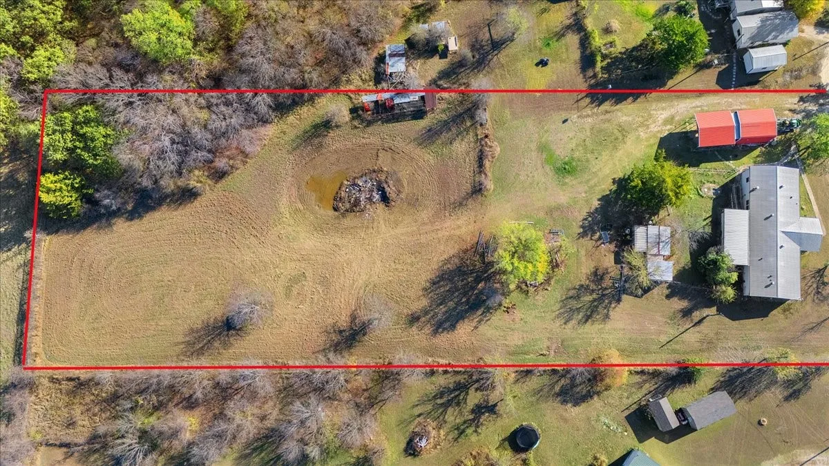 Aerial view of property&#039;s location featuring property boundaries highlighted