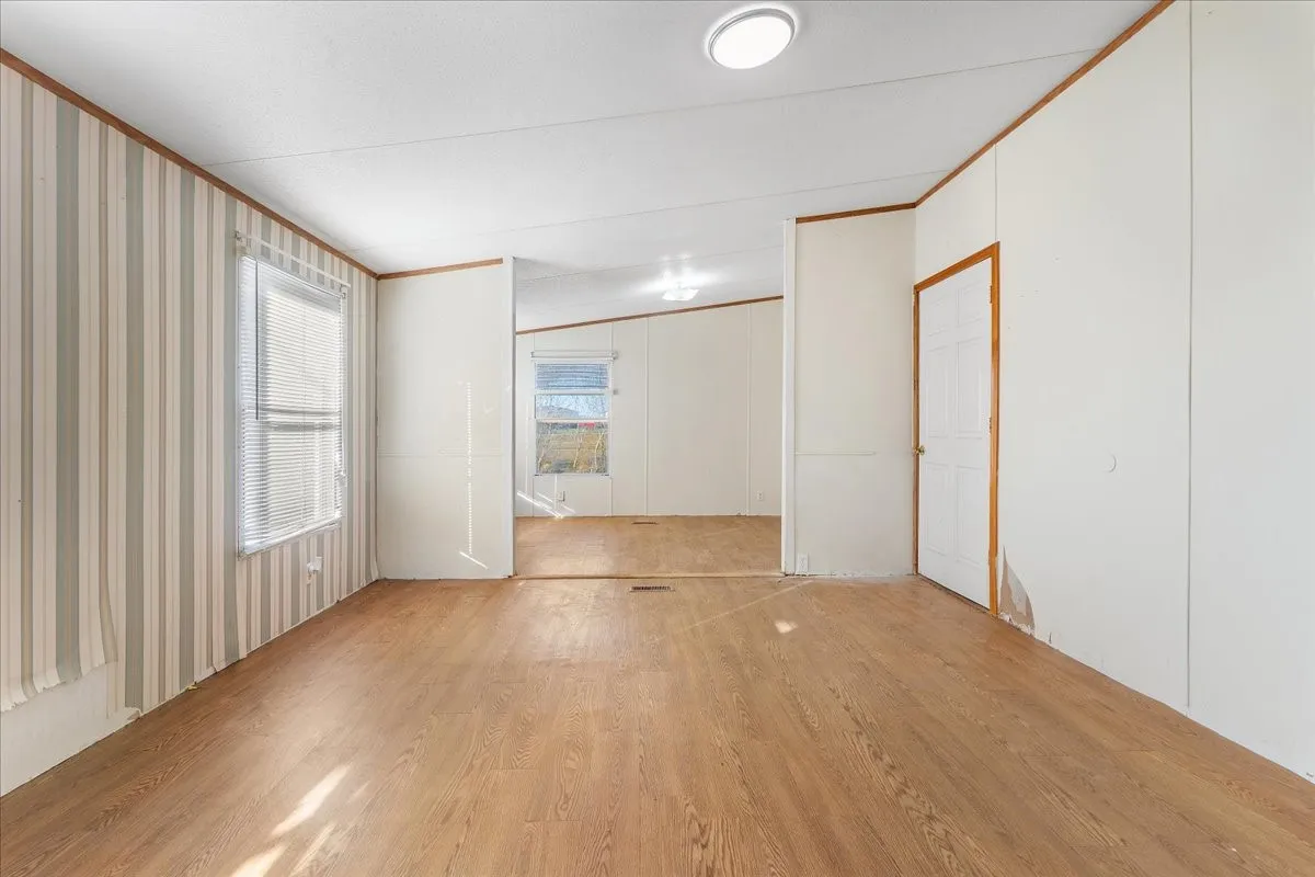 Manufactured Home For Sale in Johnson County , 7417 Greenfield Drive, Alvarado, Texas 76009, 4 Bedrooms, 2 Bathrooms, Garage spaces, 2,128 Sqft, built in 1998, Preowned, Price $230,000, mls#21107333, Real Estate Agent in Alvarado, Homes For Sale in Johnson county, Homes For Sale in Alvarado, Realtor in Alvarado Texas, Real Estate Brokerage Independent Realty Texas, Luminita Cordes Realtor