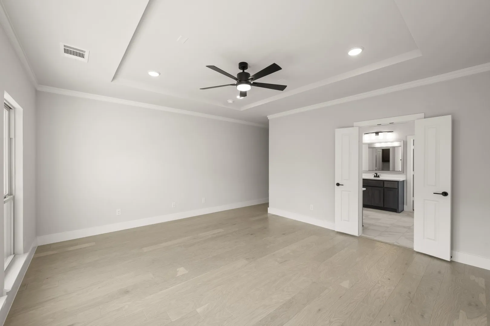 7124 Seagrove- Primary Suite-2