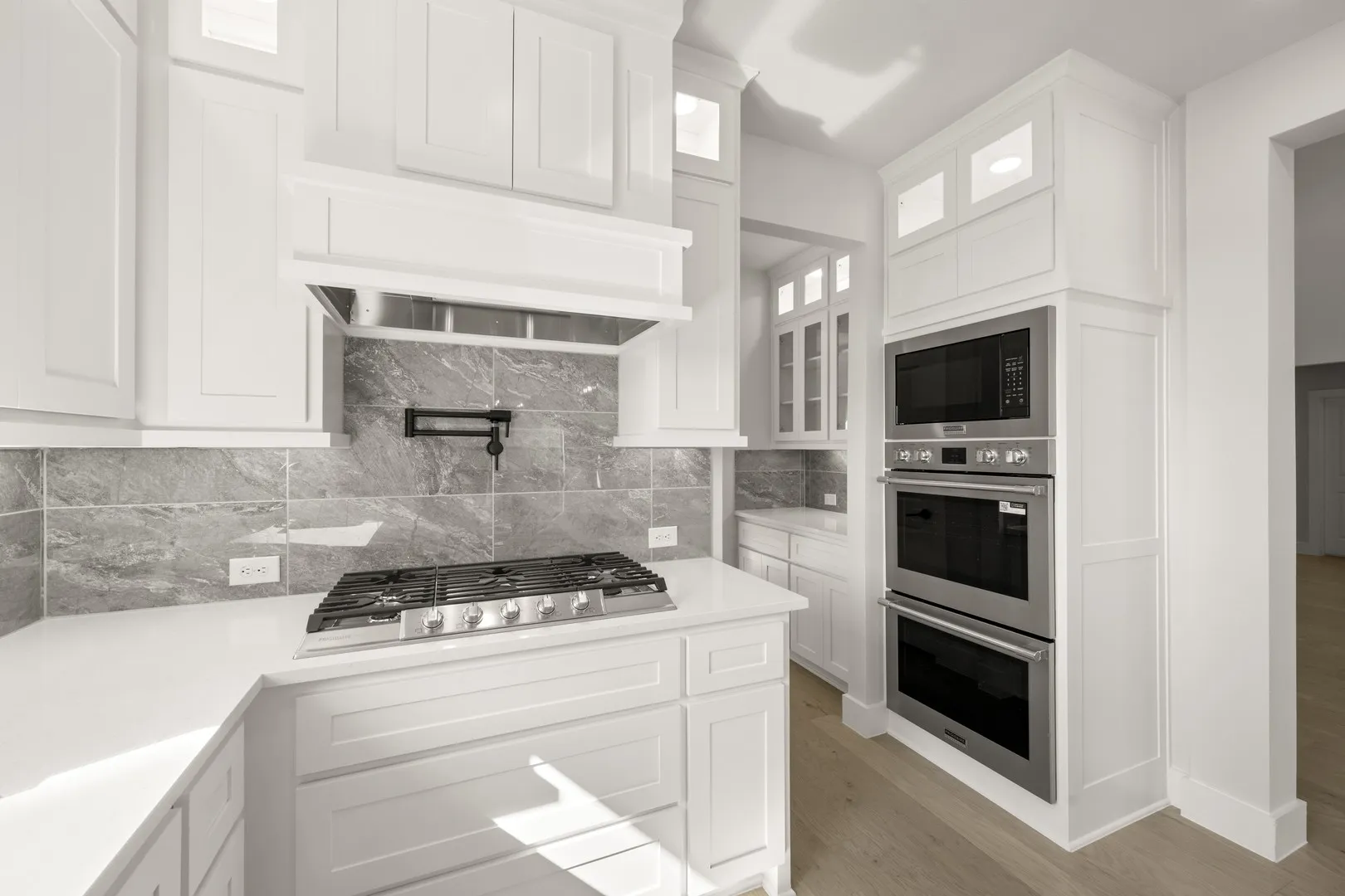 7124 Seagrove- Kitchen-3
