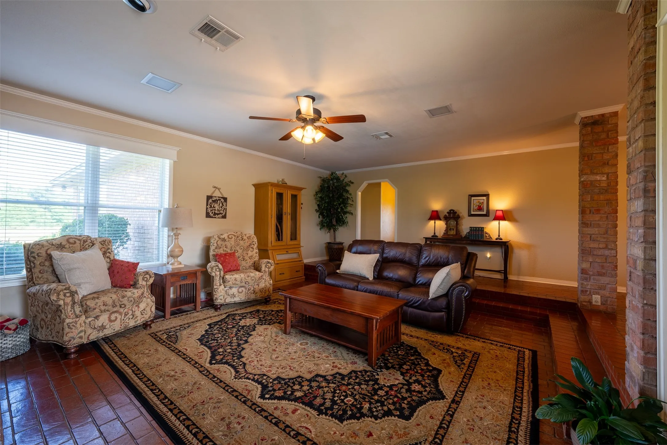 Single Family Residence For Sale in Henderson County , 13612 County Road 3900, Athens, Texas 75752, 3 Bedrooms, 3 Bathrooms, 2 Garage spaces, 1,939 Sqft, built in 1982, Price $1,950,000, mls#21122401, Real Estate Agent in Athens, Homes For Sale in Henderson county, Homes For Sale in Athens, Realtor in Athens Texas, Real Estate Brokerage Independent Realty Texas, Luminita Cordes Realtor