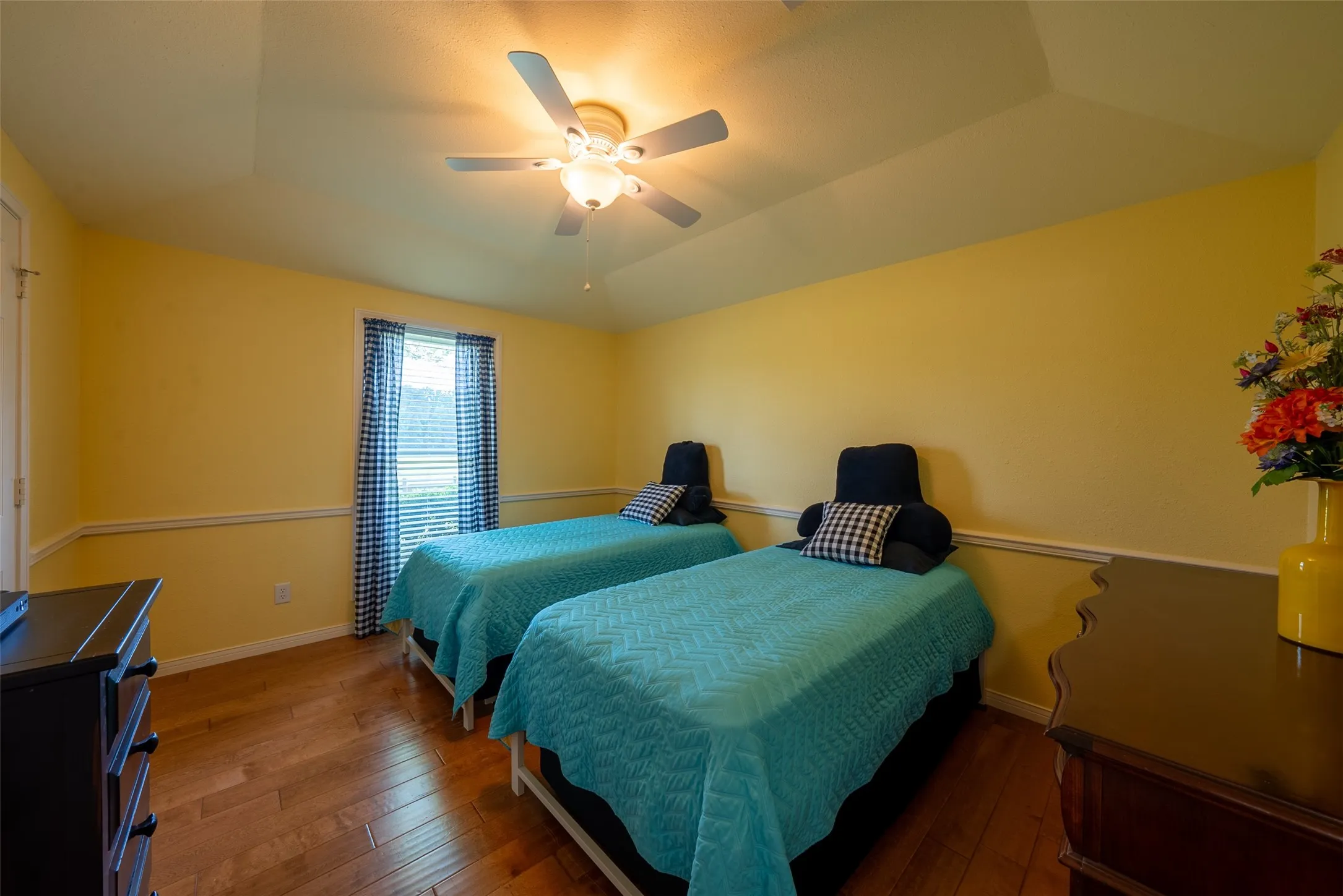 Single Family Residence For Sale in Henderson County , 13612 County Road 3900, Athens, Texas 75752, 3 Bedrooms, 3 Bathrooms, 2 Garage spaces, 1,939 Sqft, built in 1982, Price $1,950,000, mls#21122401, Real Estate Agent in Athens, Homes For Sale in Henderson county, Homes For Sale in Athens, Realtor in Athens Texas, Real Estate Brokerage Independent Realty Texas, Luminita Cordes Realtor