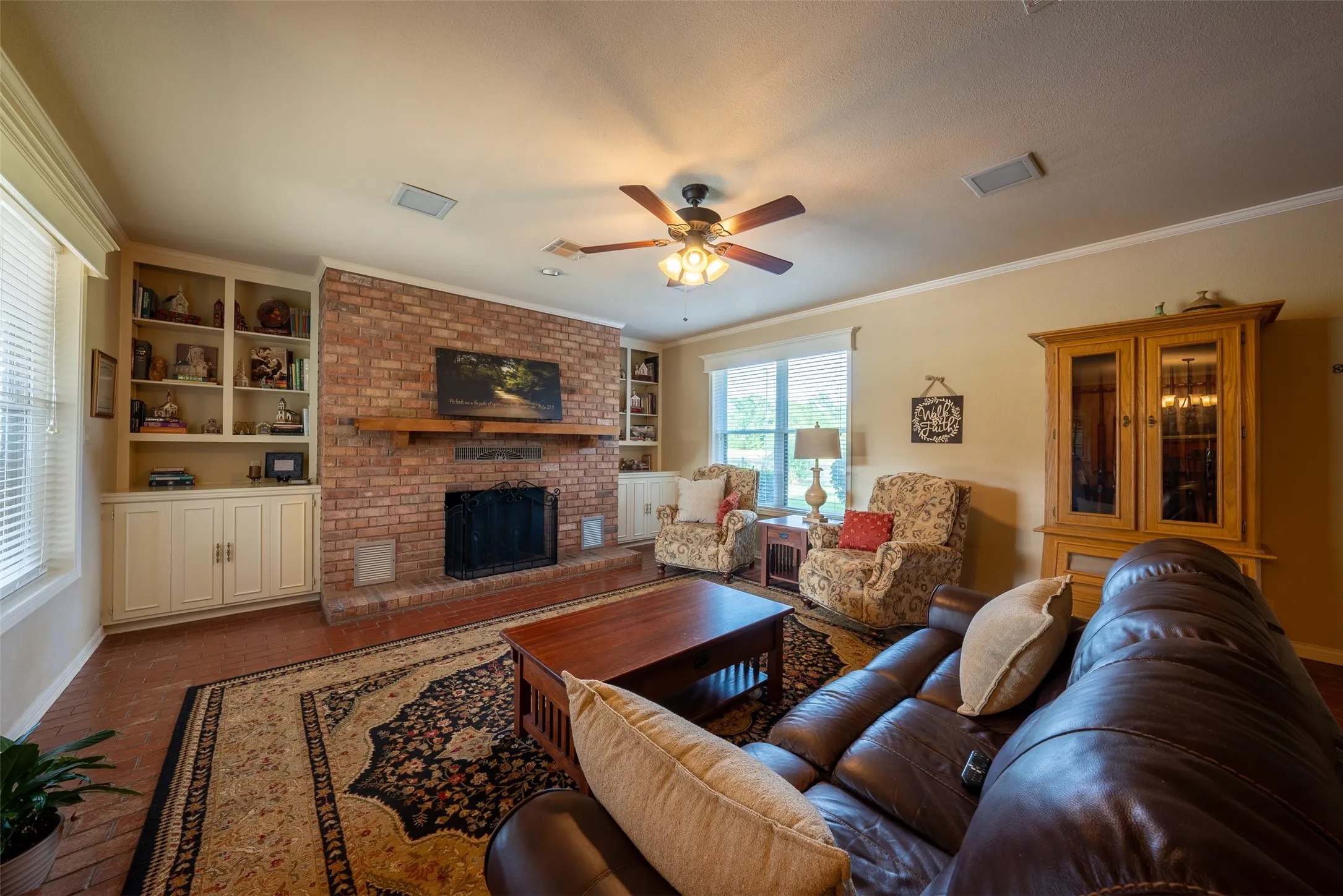 Single Family Residence For Sale in Henderson County , 13612 County Road 3900, Athens, Texas 75752, 3 Bedrooms, 3 Bathrooms, 2 Garage spaces, 1,939 Sqft, built in 1982, Price $1,950,000, mls#21122401, Real Estate Agent in Athens, Homes For Sale in Henderson county, Homes For Sale in Athens, Realtor in Athens Texas, Real Estate Brokerage Independent Realty Texas, Luminita Cordes Realtor