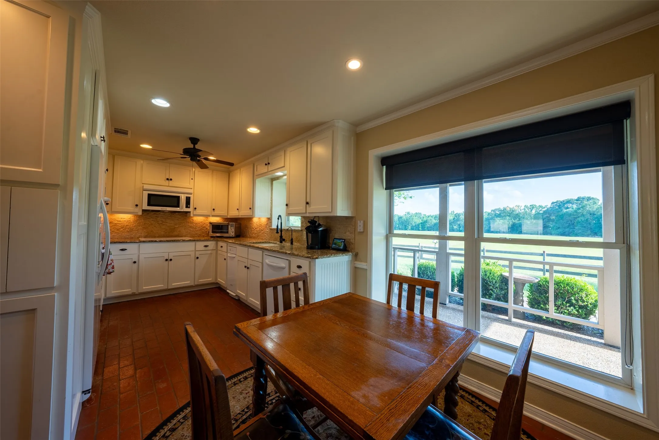 Single Family Residence For Sale in Henderson County , 13612 County Road 3900, Athens, Texas 75752, 3 Bedrooms, 3 Bathrooms, 2 Garage spaces, 1,939 Sqft, built in 1982, Price $1,950,000, mls#21122401, Real Estate Agent in Athens, Homes For Sale in Henderson county, Homes For Sale in Athens, Realtor in Athens Texas, Real Estate Brokerage Independent Realty Texas, Luminita Cordes Realtor