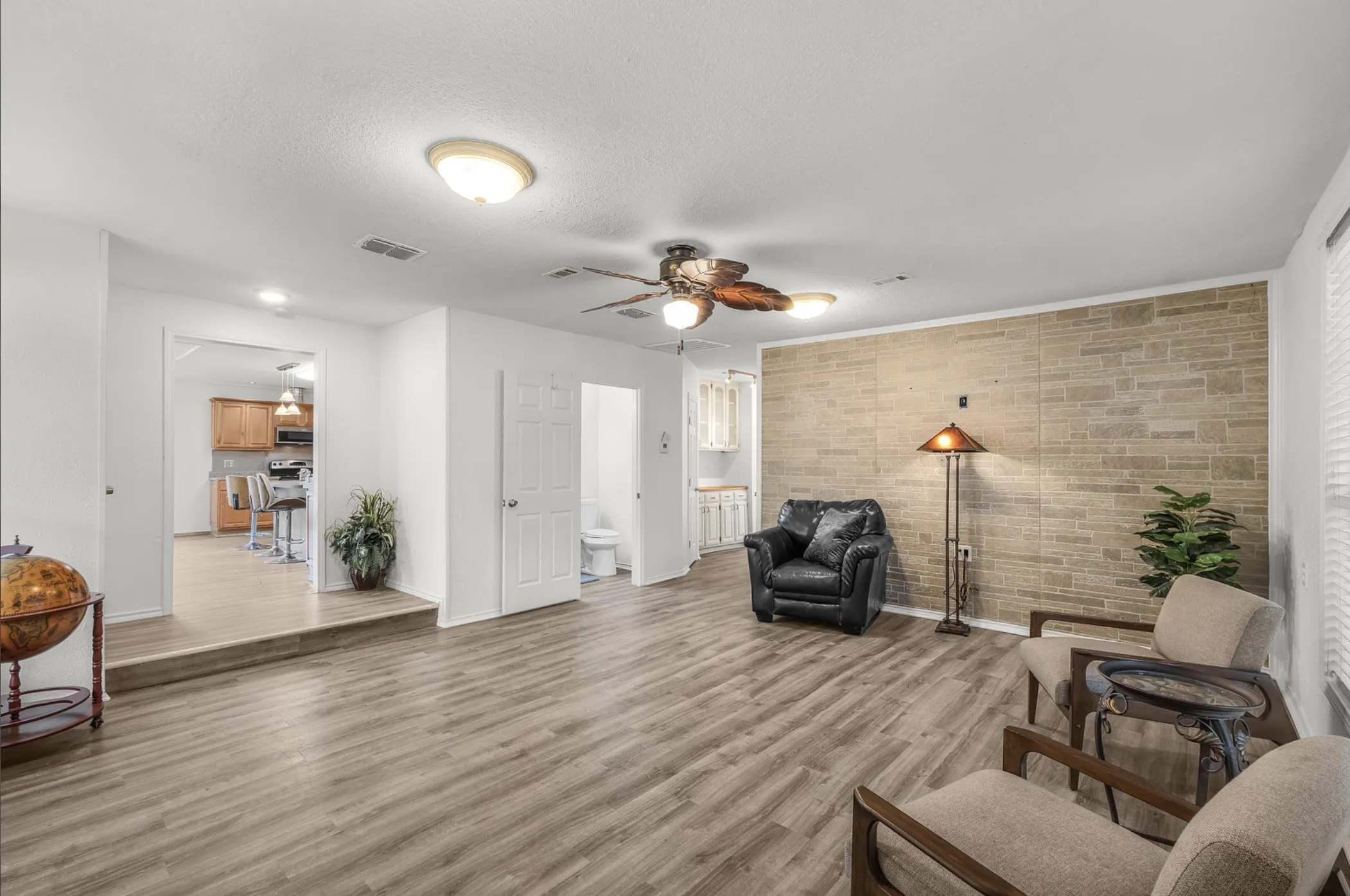 Single Family Residence For Sale in Parker County , 328 Creekview Meadows Drive, Springtown, Texas 76082, 3 Bedrooms, 2 Bathrooms, Garage spaces, 1,369 Sqft, built in 2008, Preowned, Price $224,975, mls#21122502, Real Estate Agent in Springtown, Homes For Sale in Parker county, Homes For Sale in Springtown, Realtor in Springtown Texas, Real Estate Brokerage Independent Realty Texas, Luminita Cordes Realtor
