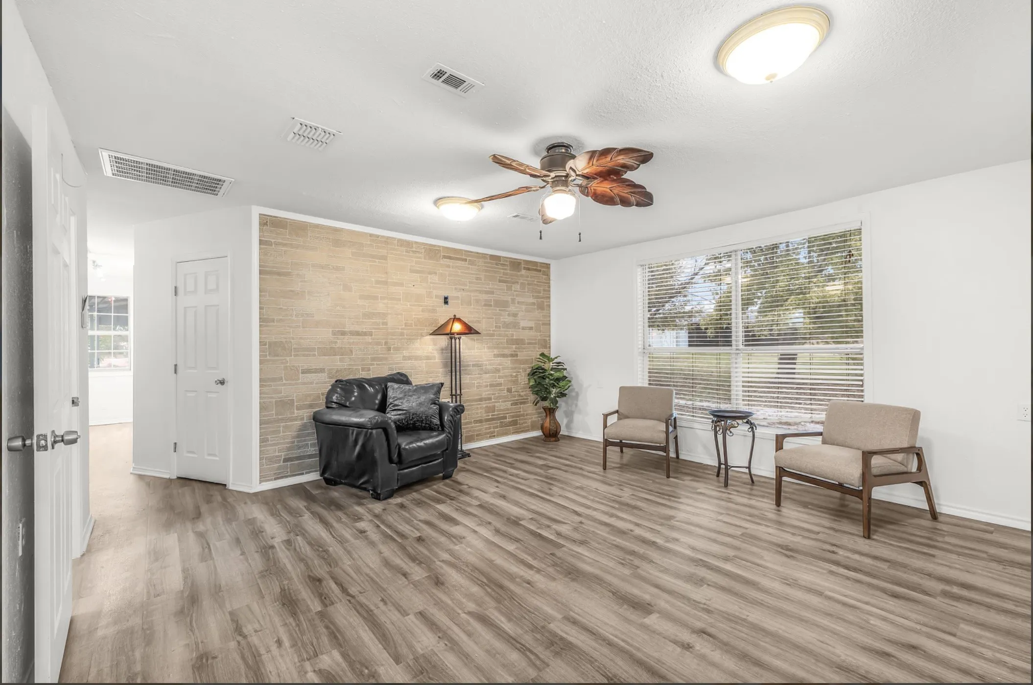 Single Family Residence For Sale in Parker County , 328 Creekview Meadows Drive, Springtown, Texas 76082, 3 Bedrooms, 2 Bathrooms, Garage spaces, 1,369 Sqft, built in 2008, Preowned, Price $224,975, mls#21122502, Real Estate Agent in Springtown, Homes For Sale in Parker county, Homes For Sale in Springtown, Realtor in Springtown Texas, Real Estate Brokerage Independent Realty Texas, Luminita Cordes Realtor