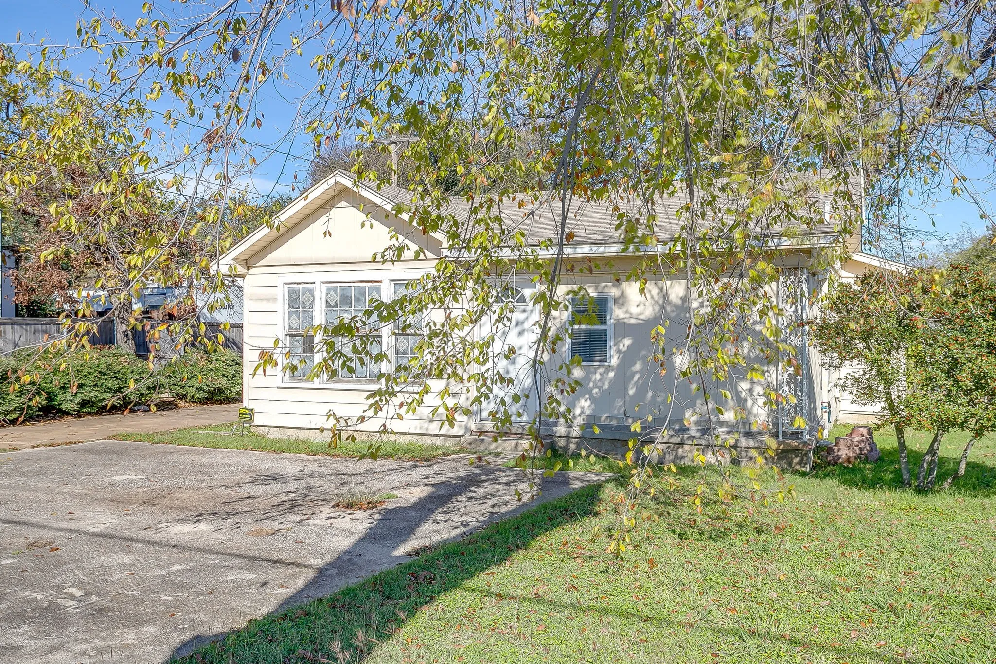 Office For Sale in Tarrant County , 7900 Raymond Avenue, White Settlement, Texas 76108, 0, 0, Garage spaces, 0 Sqft, built in 1943, Preowned, mls#21122683, Real Estate Agent in White Settlement, Homes For Sale in Tarrant county, Homes For Sale in White Settlement, Realtor in White Settlement Texas, Real Estate Brokerage Independent Realty Texas, Luminita Cordes Realtor
