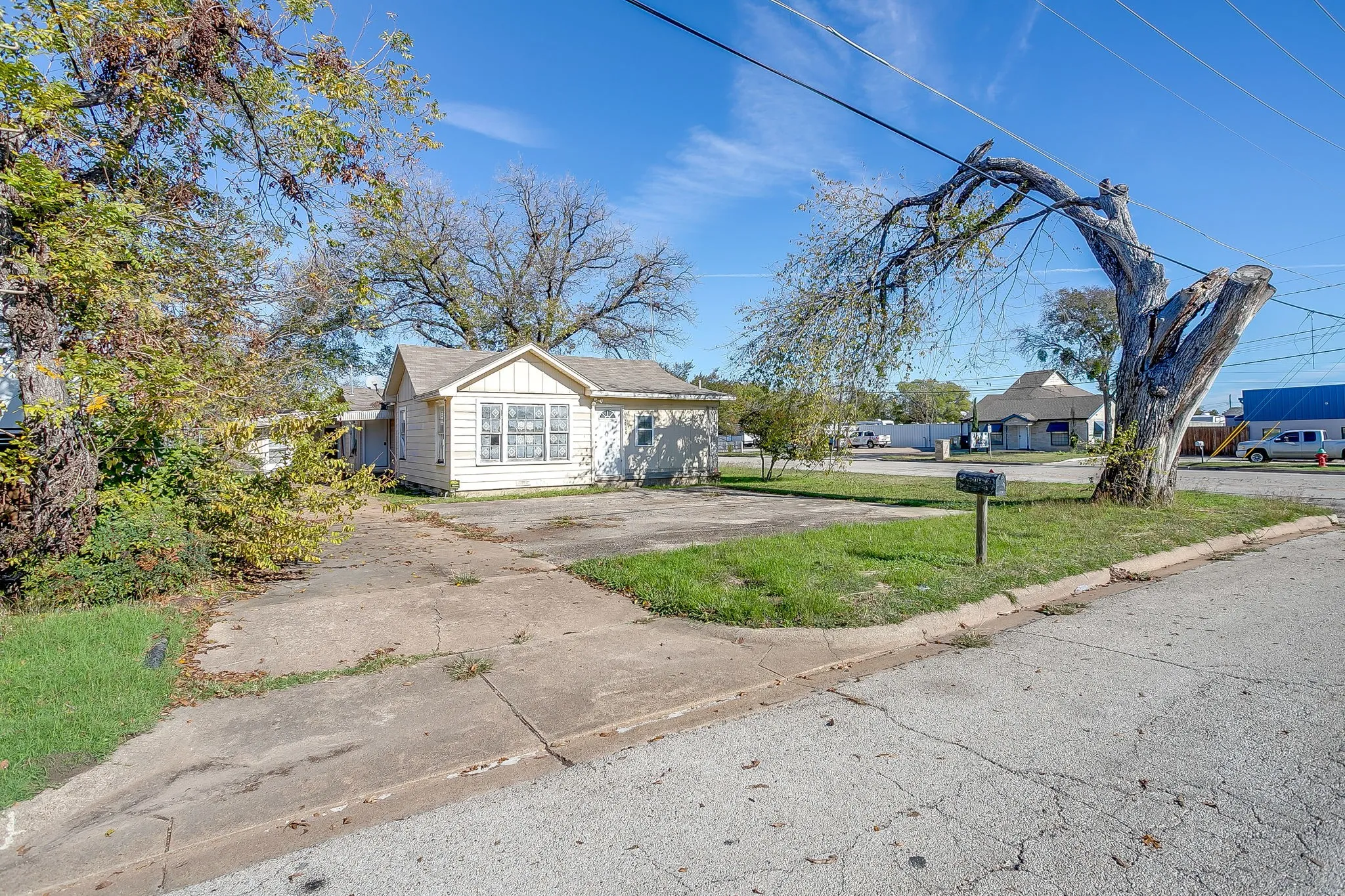 Office For Sale in Tarrant County , 7900 Raymond Avenue, White Settlement, Texas 76108, 0, 0, Garage spaces, 0 Sqft, built in 1943, Preowned, mls#21122683, Real Estate Agent in White Settlement, Homes For Sale in Tarrant county, Homes For Sale in White Settlement, Realtor in White Settlement Texas, Real Estate Brokerage Independent Realty Texas, Luminita Cordes Realtor