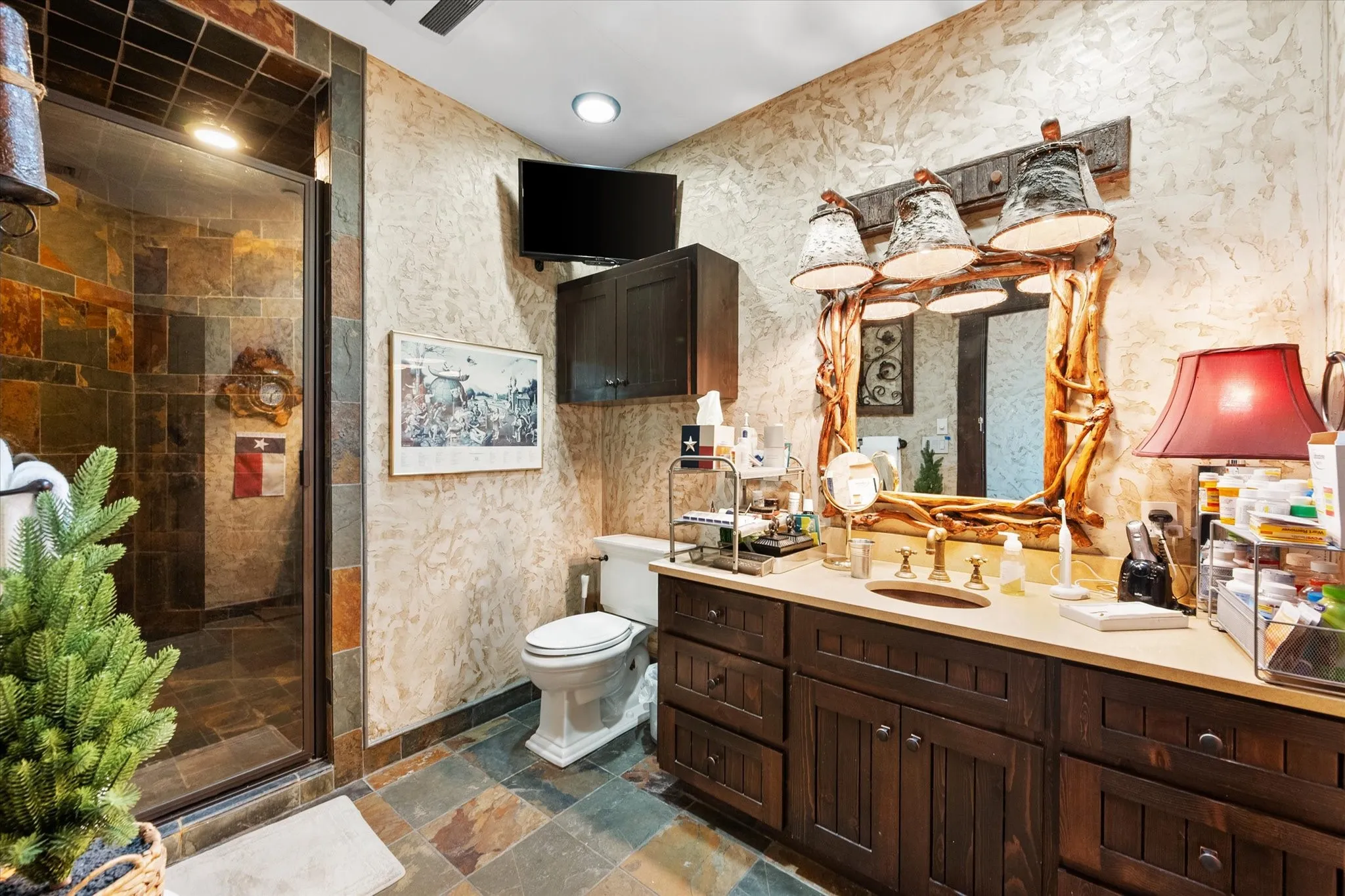 Condominium For Sale in Tarrant County , 500 Throckmorton Street 3512, Fort Worth, Texas 76102, 2 Bedroom, 3 Bathroom, 3 Garage spaces, 2,493 Sqft, built in 2005, mls#21121315, Real Estate Agent in Fort Worth, Homes For Sale in Tarrant county, Homes For Sale in Fort Worth, Realtor in Fort Worth Texas, Real Estate Brokerage Independent Realty Texas, Luminita Cordes Realtor