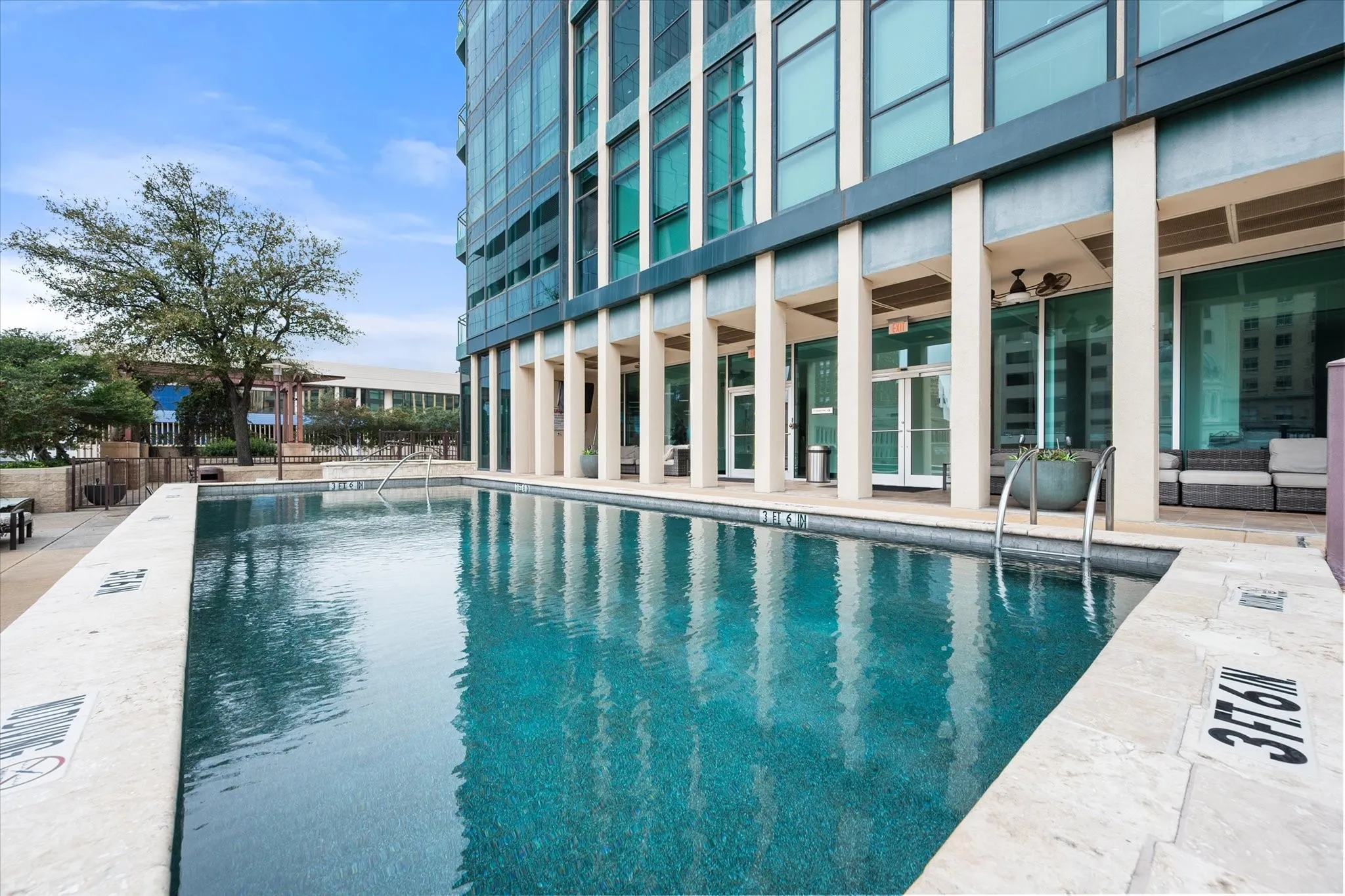 Condominium For Sale in Tarrant County , 500 Throckmorton Street 3512, Fort Worth, Texas 76102, 2 Bedroom, 3 Bathroom, 3 Garage spaces, 2,493 Sqft, built in 2005, mls#21121315, Real Estate Agent in Fort Worth, Homes For Sale in Tarrant county, Homes For Sale in Fort Worth, Realtor in Fort Worth Texas, Real Estate Brokerage Independent Realty Texas, Luminita Cordes Realtor