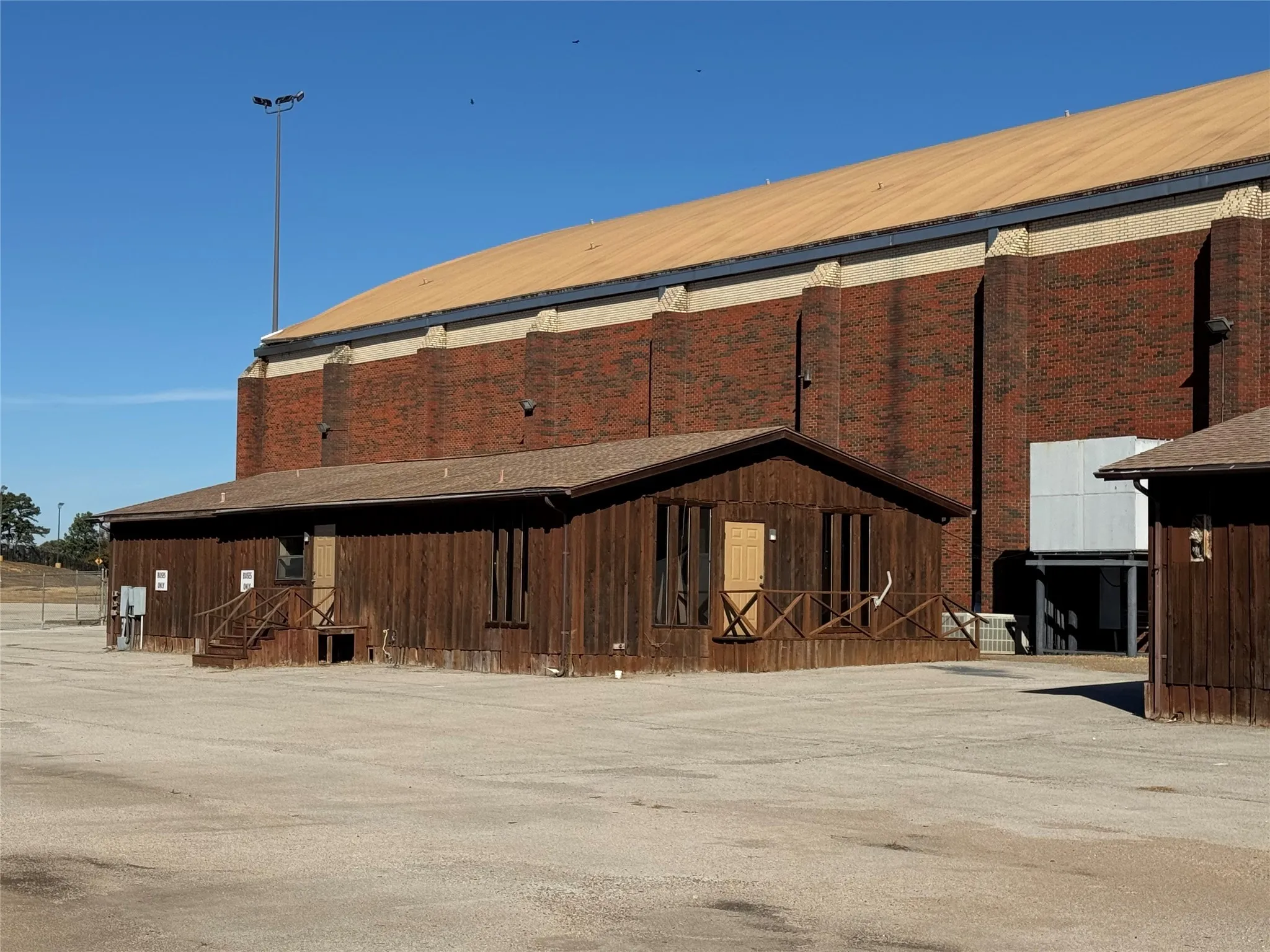 Warehouse For Sale in Smith County , 10408 State Highway 64 E, Tyler, Texas 75707, 0, 0, Garage spaces, 0 Sqft, built in 1983, Preowned, Price $6,399,900, mls#21122945, Real Estate Agent in Tyler, Homes For Sale in Smith county, Homes For Sale in Tyler, Realtor in Tyler Texas, Real Estate Brokerage Independent Realty Texas, Luminita Cordes Realtor