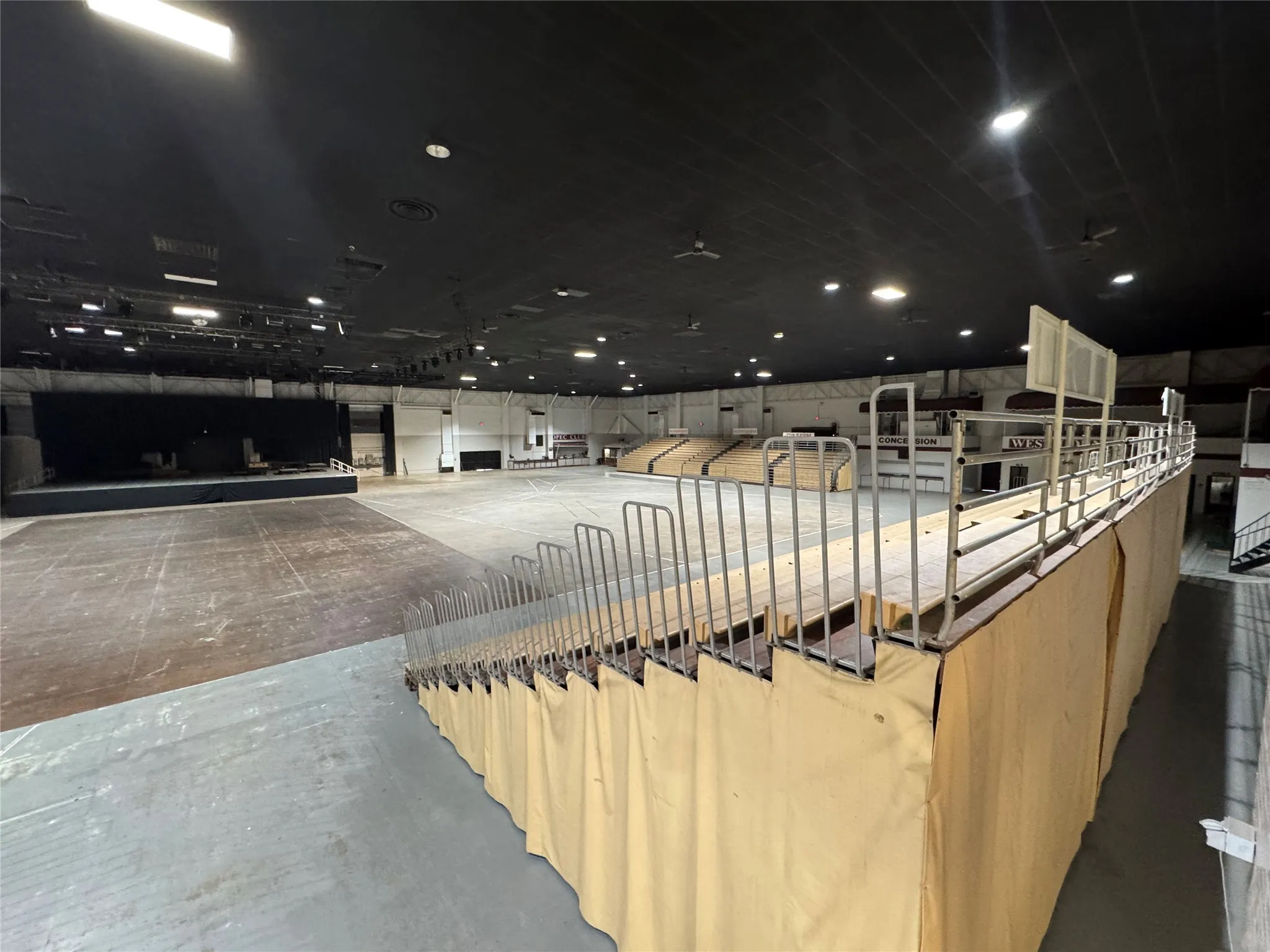 Warehouse For Sale in Smith County , 10408 State Highway 64 E, Tyler, Texas 75707, 0, 0, Garage spaces, 0 Sqft, built in 1983, Preowned, Price $6,399,900, mls#21122945, Real Estate Agent in Tyler, Homes For Sale in Smith county, Homes For Sale in Tyler, Realtor in Tyler Texas, Real Estate Brokerage Independent Realty Texas, Luminita Cordes Realtor