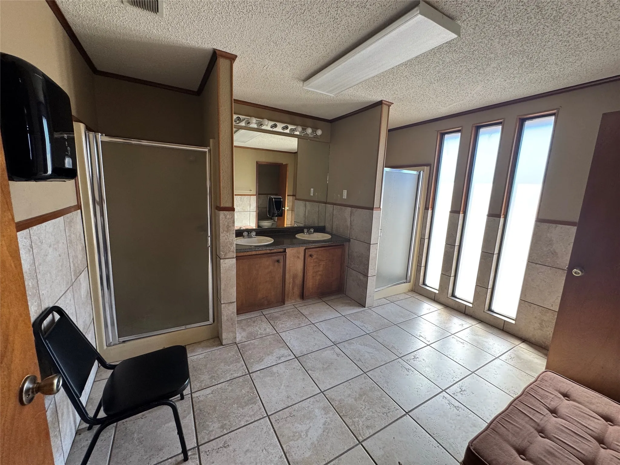 Warehouse For Sale in Smith County , 10408 State Highway 64 E, Tyler, Texas 75707, 0, 0, Garage spaces, 0 Sqft, built in 1983, Preowned, Price $6,399,900, mls#21122945, Real Estate Agent in Tyler, Homes For Sale in Smith county, Homes For Sale in Tyler, Realtor in Tyler Texas, Real Estate Brokerage Independent Realty Texas, Luminita Cordes Realtor
