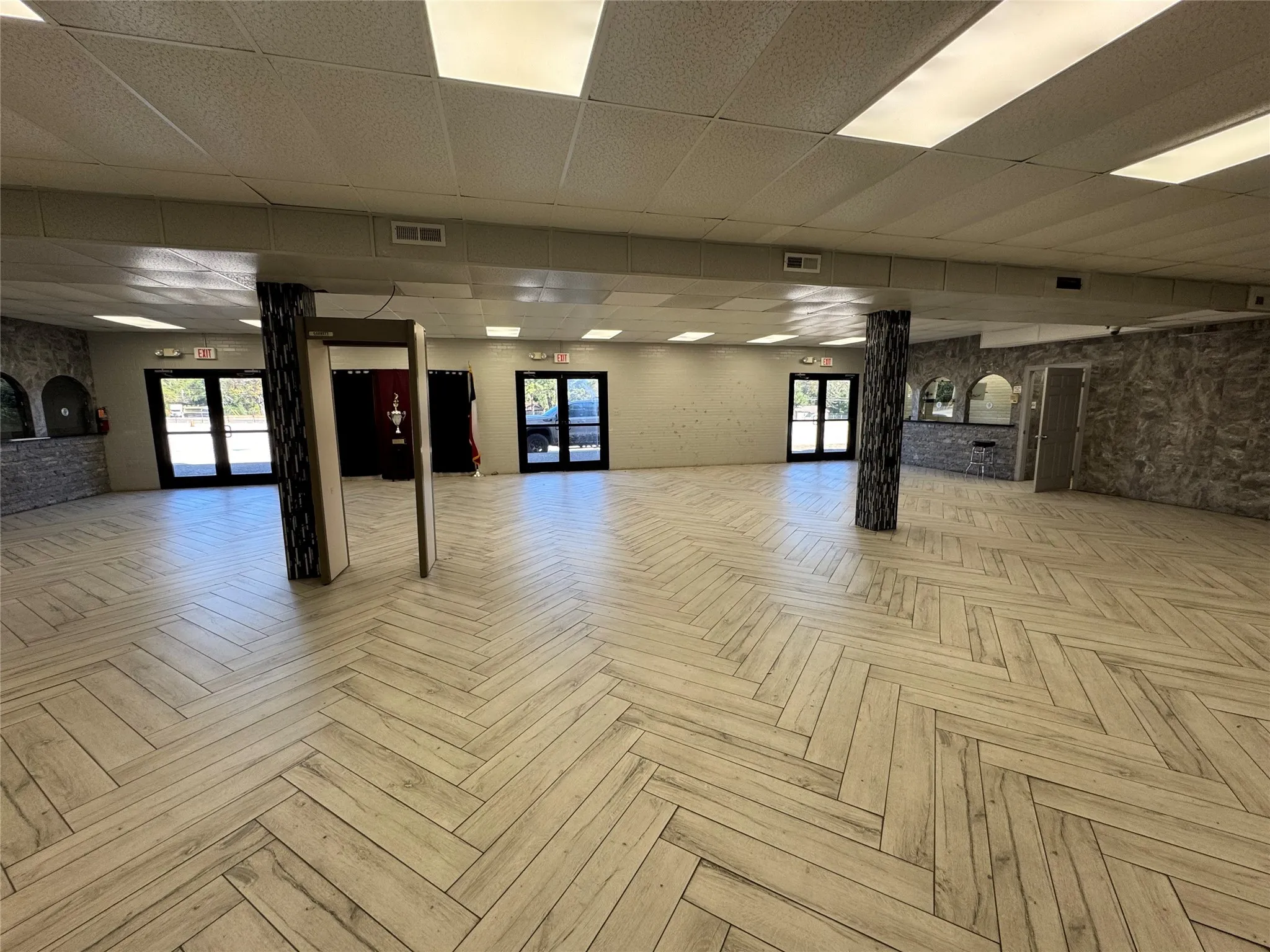 Warehouse For Sale in Smith County , 10408 State Highway 64 E, Tyler, Texas 75707, 0, 0, Garage spaces, 0 Sqft, built in 1983, Preowned, Price $6,399,900, mls#21122945, Real Estate Agent in Tyler, Homes For Sale in Smith county, Homes For Sale in Tyler, Realtor in Tyler Texas, Real Estate Brokerage Independent Realty Texas, Luminita Cordes Realtor