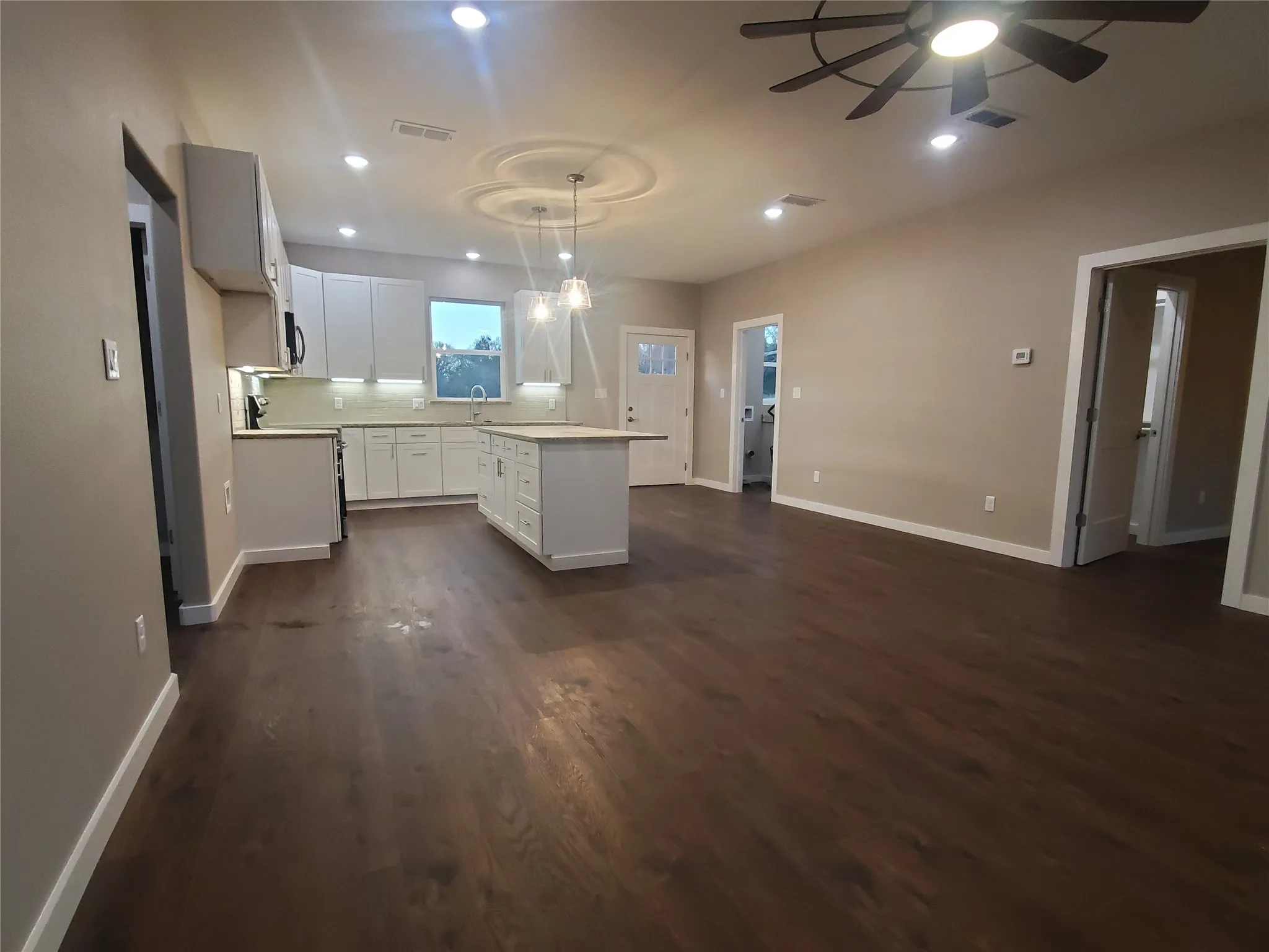 Single Family Residence For Sale in Rains County , 1156 RS County Road 1140, Emory, Texas 75440, 3 Bedroom, 2 Bathroom, Garage spaces, 1,334 Sqft, built in 2026, New Construction - Complete, mls#21123130, Real Estate Agent in Emory, Homes For Sale in Rains county, Homes For Sale in Emory, Realtor in Emory Texas, Real Estate Brokerage Independent Realty Texas, Luminita Cordes Realtor