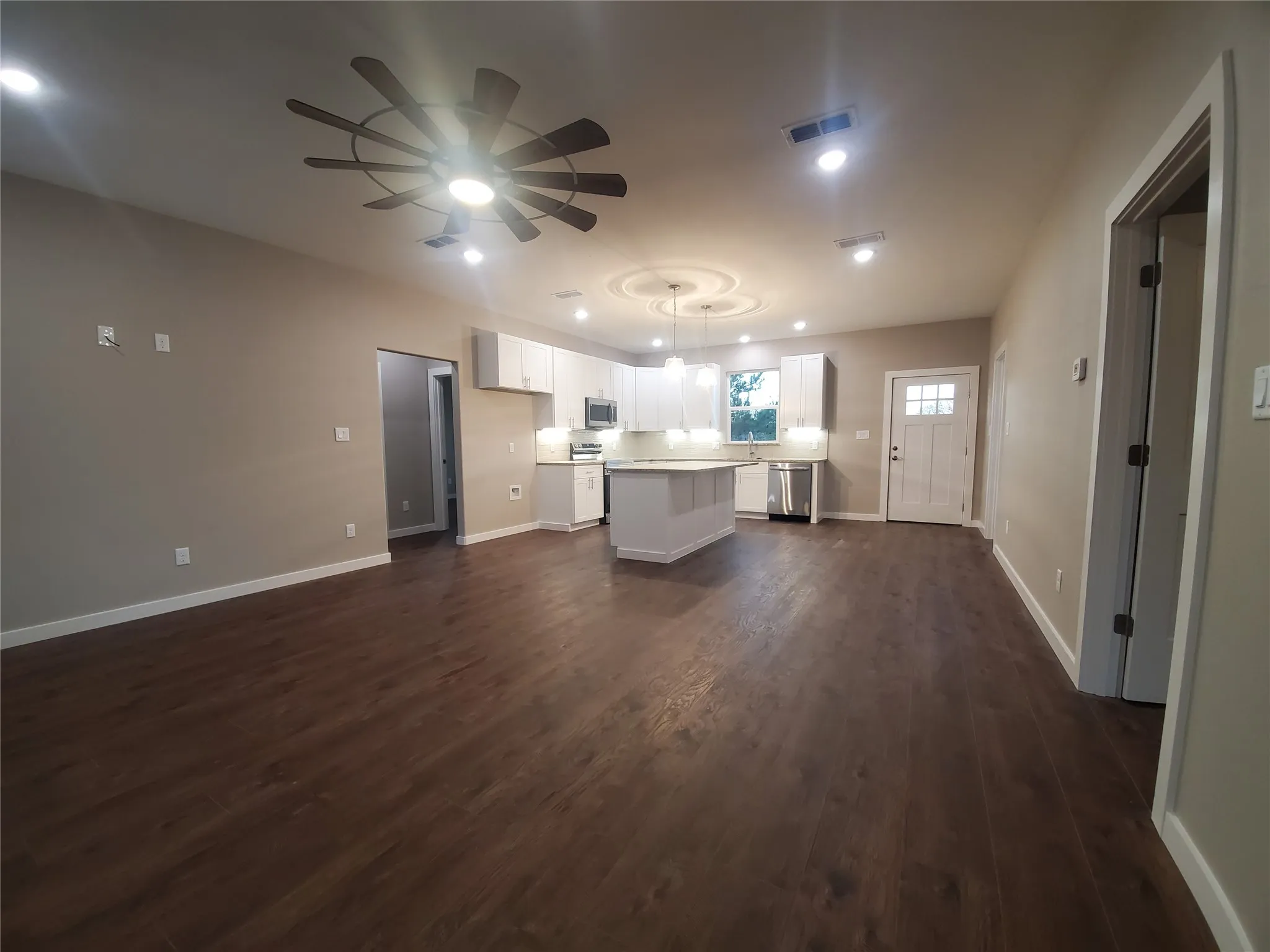 Single Family Residence For Sale in Rains County , 1156 RS County Road 1140, Emory, Texas 75440, 3 Bedroom, 2 Bathroom, Garage spaces, 1,334 Sqft, built in 2026, New Construction - Complete, mls#21123130, Real Estate Agent in Emory, Homes For Sale in Rains county, Homes For Sale in Emory, Realtor in Emory Texas, Real Estate Brokerage Independent Realty Texas, Luminita Cordes Realtor