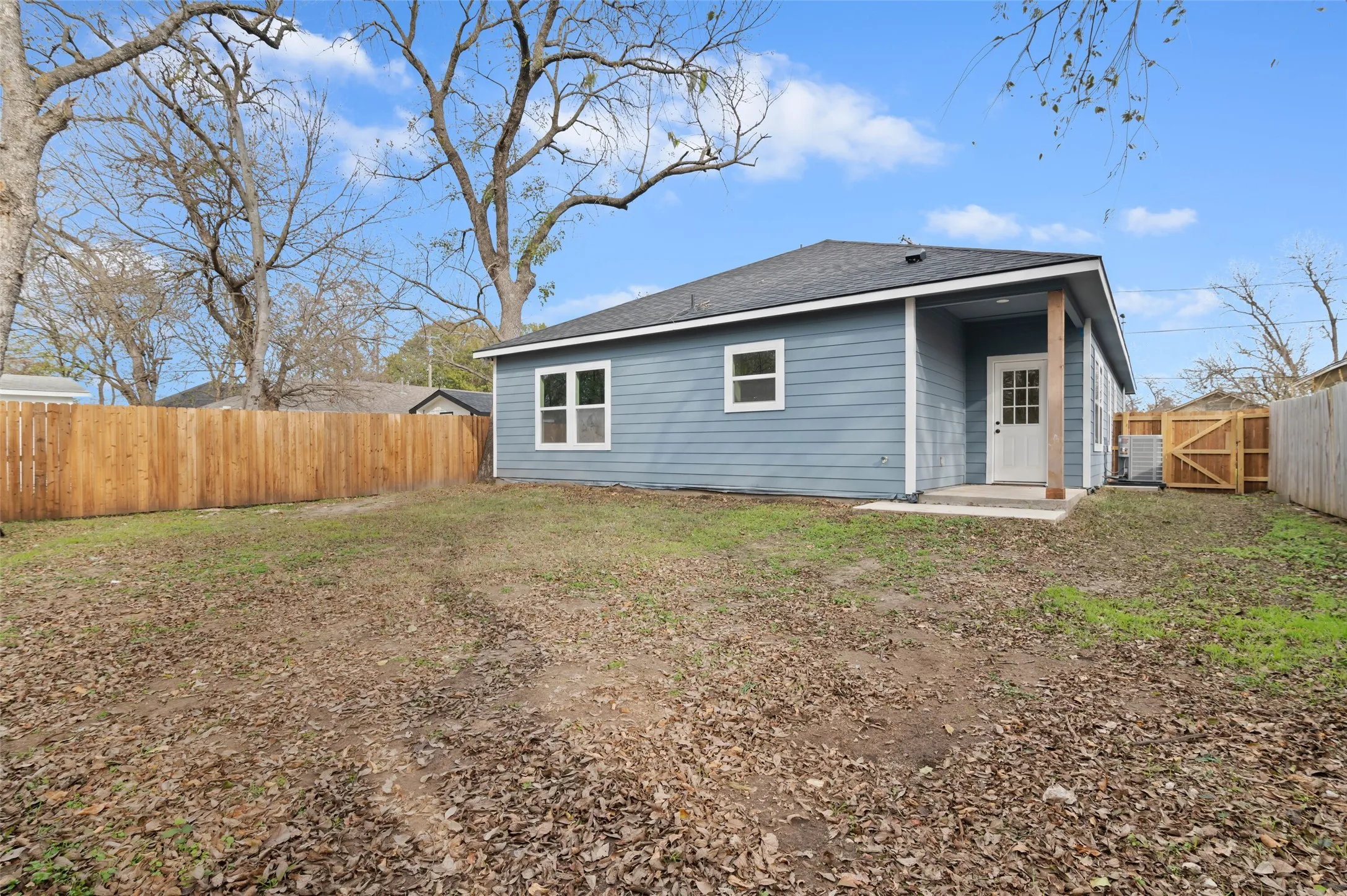 Single Family Residence For Sale in Cooke County , 805 Ritchey Street, Gainesville, Texas 76240, 3 Bedroom, 2 Bathroom, 2 Garage spaces, 1,621 Sqft, built in 2025, New Construction - Complete, mls#21123257, Real Estate Agent in Gainesville, Homes For Sale in Cooke county, Homes For Sale in Gainesville, Realtor in Gainesville Texas, Real Estate Brokerage Independent Realty Texas, Luminita Cordes Realtor