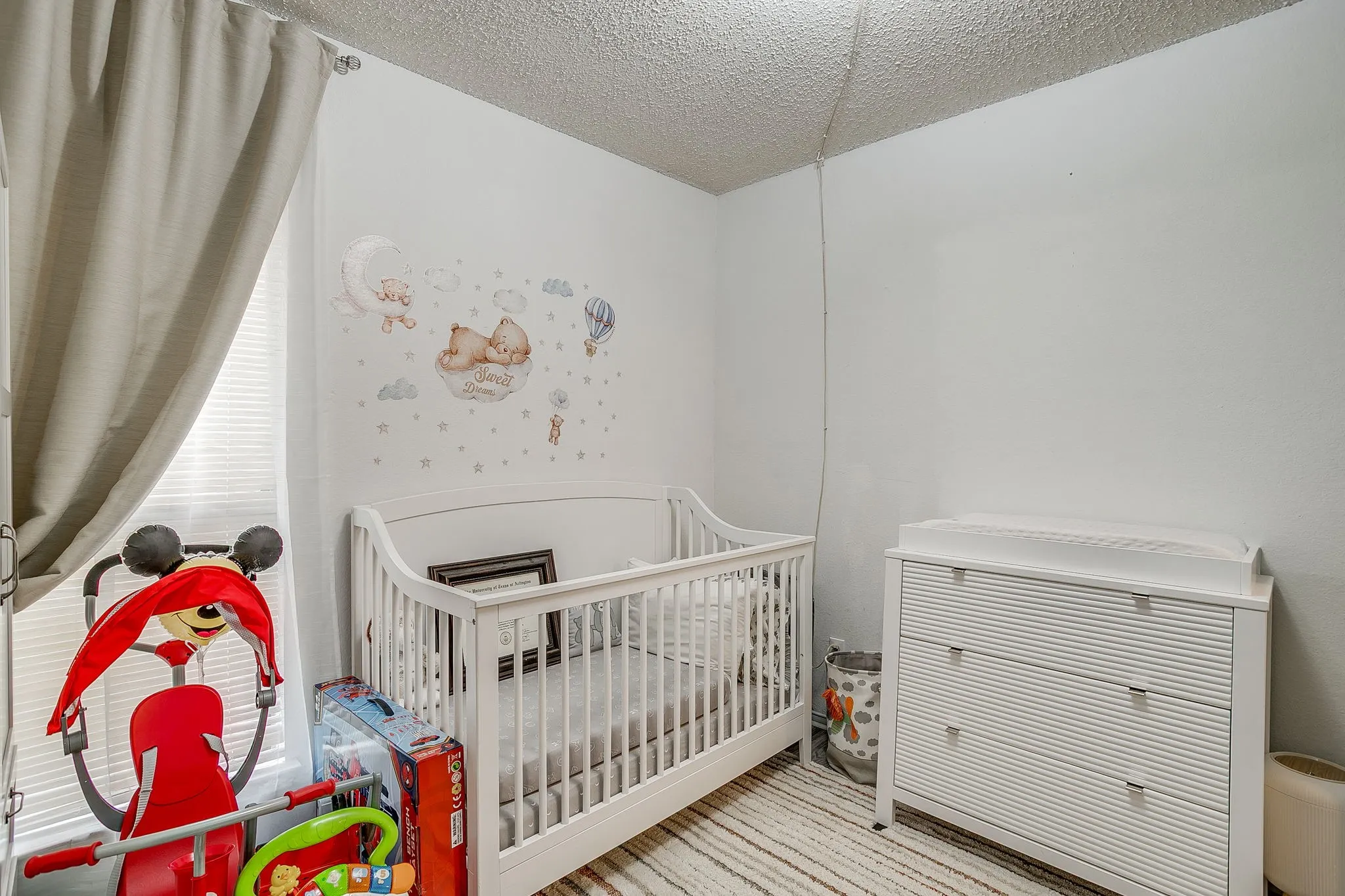 Condominium For Sale in Tarrant County , 2117 Park Willow Lane D, Arlington, Texas 76011, 2 Bedroom, 2 Bathroom, Garage spaces, 956 Sqft, built in 1981, Preowned, mls#21123312, Real Estate Agent in Arlington, Homes For Sale in Tarrant county, Homes For Sale in Arlington, Realtor in Arlington Texas, Real Estate Brokerage Independent Realty Texas, Luminita Cordes Realtor