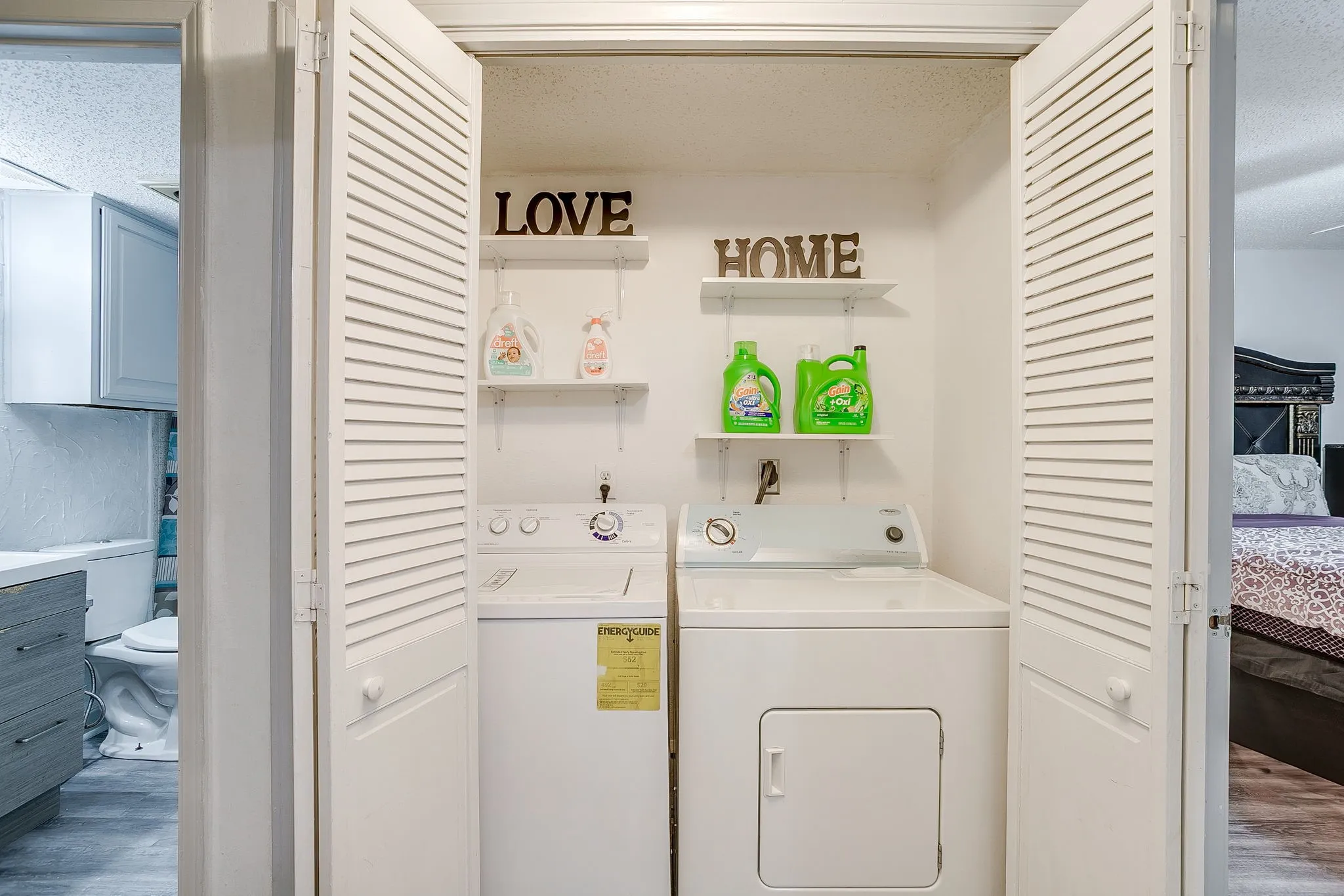 Condominium For Sale in Tarrant County , 2117 Park Willow Lane D, Arlington, Texas 76011, 2 Bedroom, 2 Bathroom, Garage spaces, 956 Sqft, built in 1981, Preowned, mls#21123312, Real Estate Agent in Arlington, Homes For Sale in Tarrant county, Homes For Sale in Arlington, Realtor in Arlington Texas, Real Estate Brokerage Independent Realty Texas, Luminita Cordes Realtor