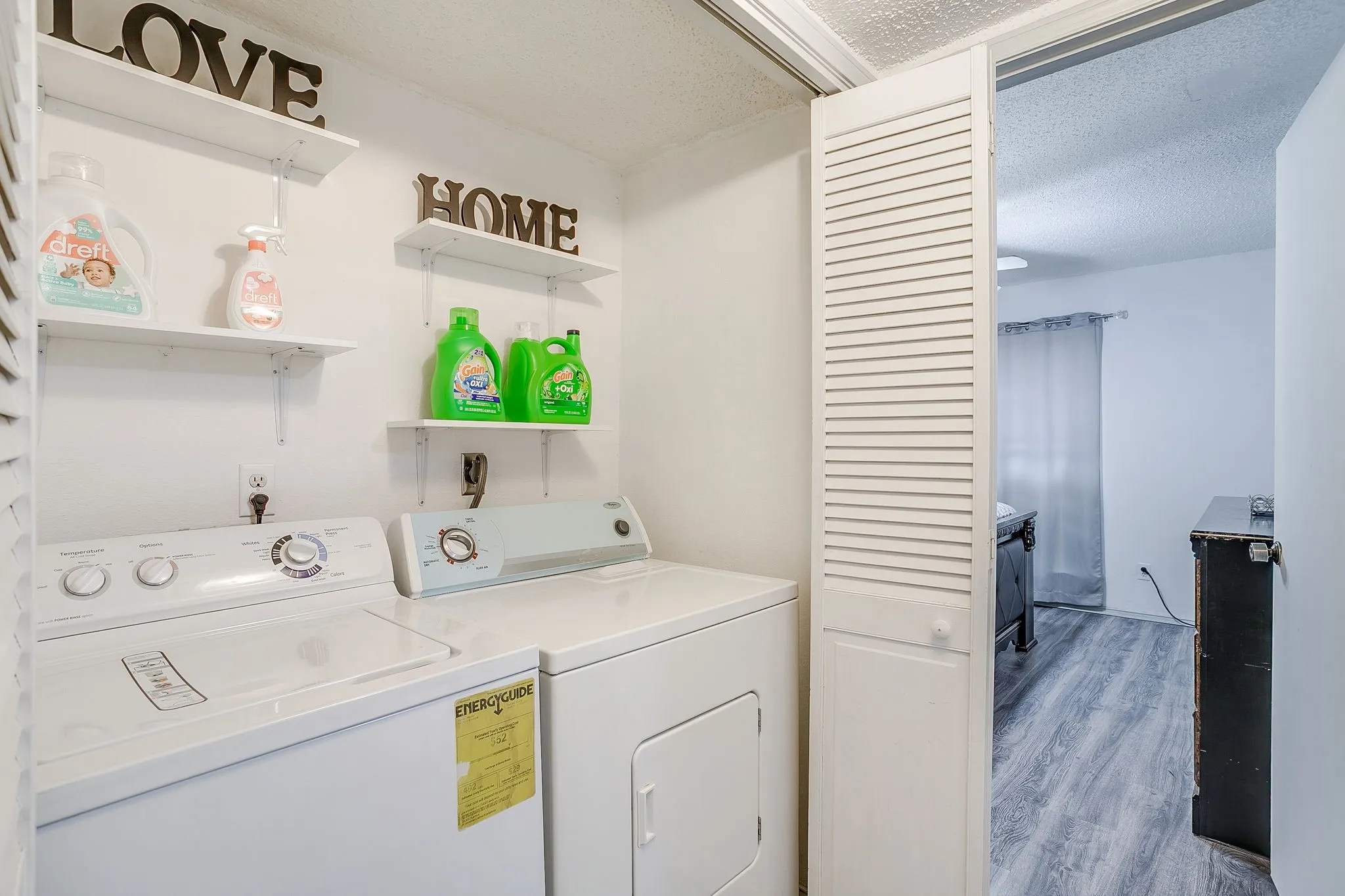 Condominium For Sale in Tarrant County , 2117 Park Willow Lane D, Arlington, Texas 76011, 2 Bedroom, 2 Bathroom, Garage spaces, 956 Sqft, built in 1981, Preowned, mls#21123312, Real Estate Agent in Arlington, Homes For Sale in Tarrant county, Homes For Sale in Arlington, Realtor in Arlington Texas, Real Estate Brokerage Independent Realty Texas, Luminita Cordes Realtor