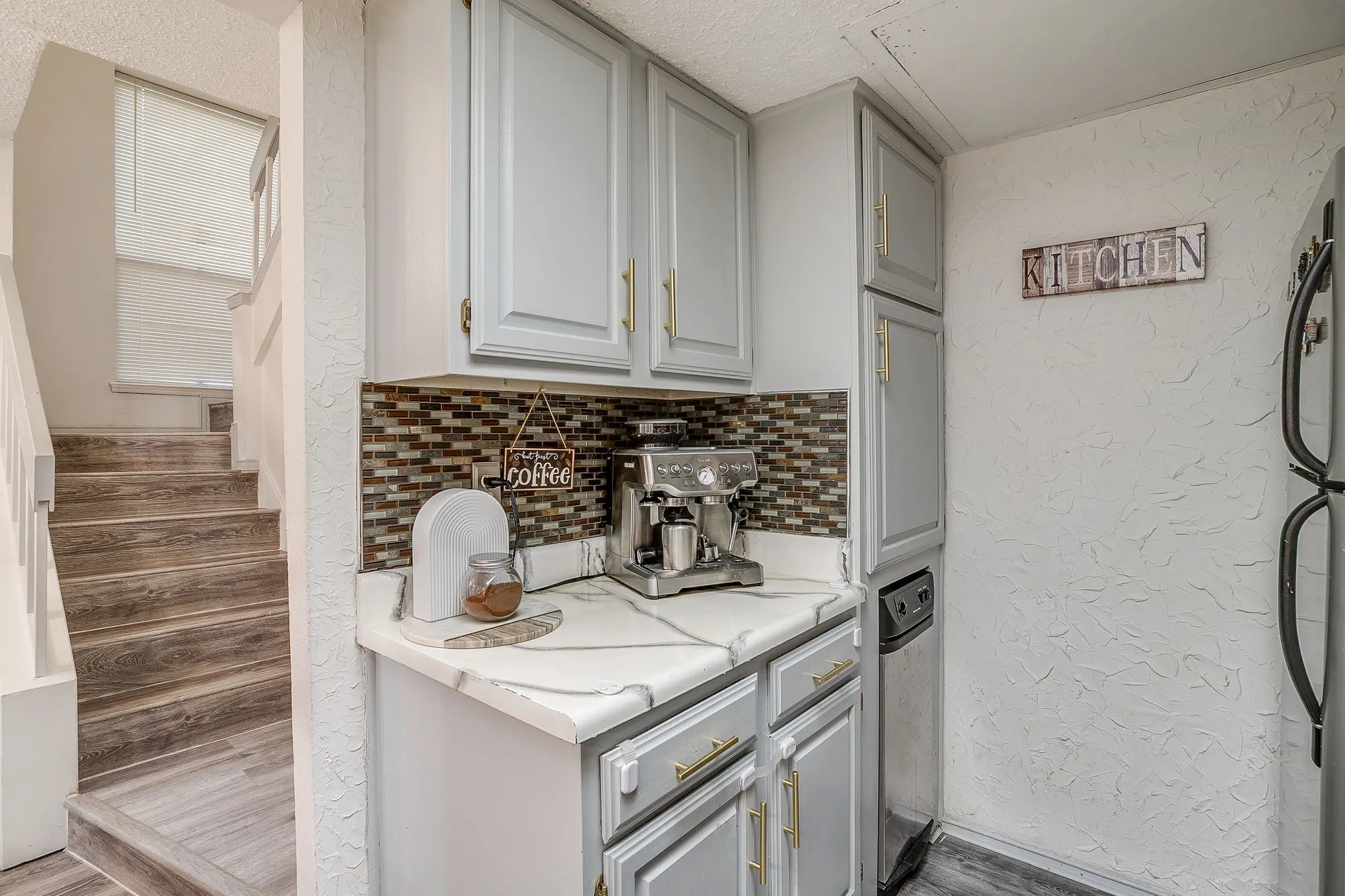 Condominium For Sale in Tarrant County , 2117 Park Willow Lane D, Arlington, Texas 76011, 2 Bedroom, 2 Bathroom, Garage spaces, 956 Sqft, built in 1981, Preowned, mls#21123312, Real Estate Agent in Arlington, Homes For Sale in Tarrant county, Homes For Sale in Arlington, Realtor in Arlington Texas, Real Estate Brokerage Independent Realty Texas, Luminita Cordes Realtor