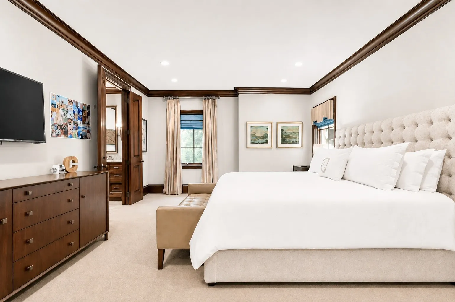 Additional guest quarters, en suite bathroom