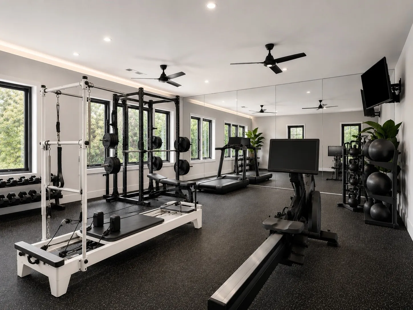 Full gym and wellnes center