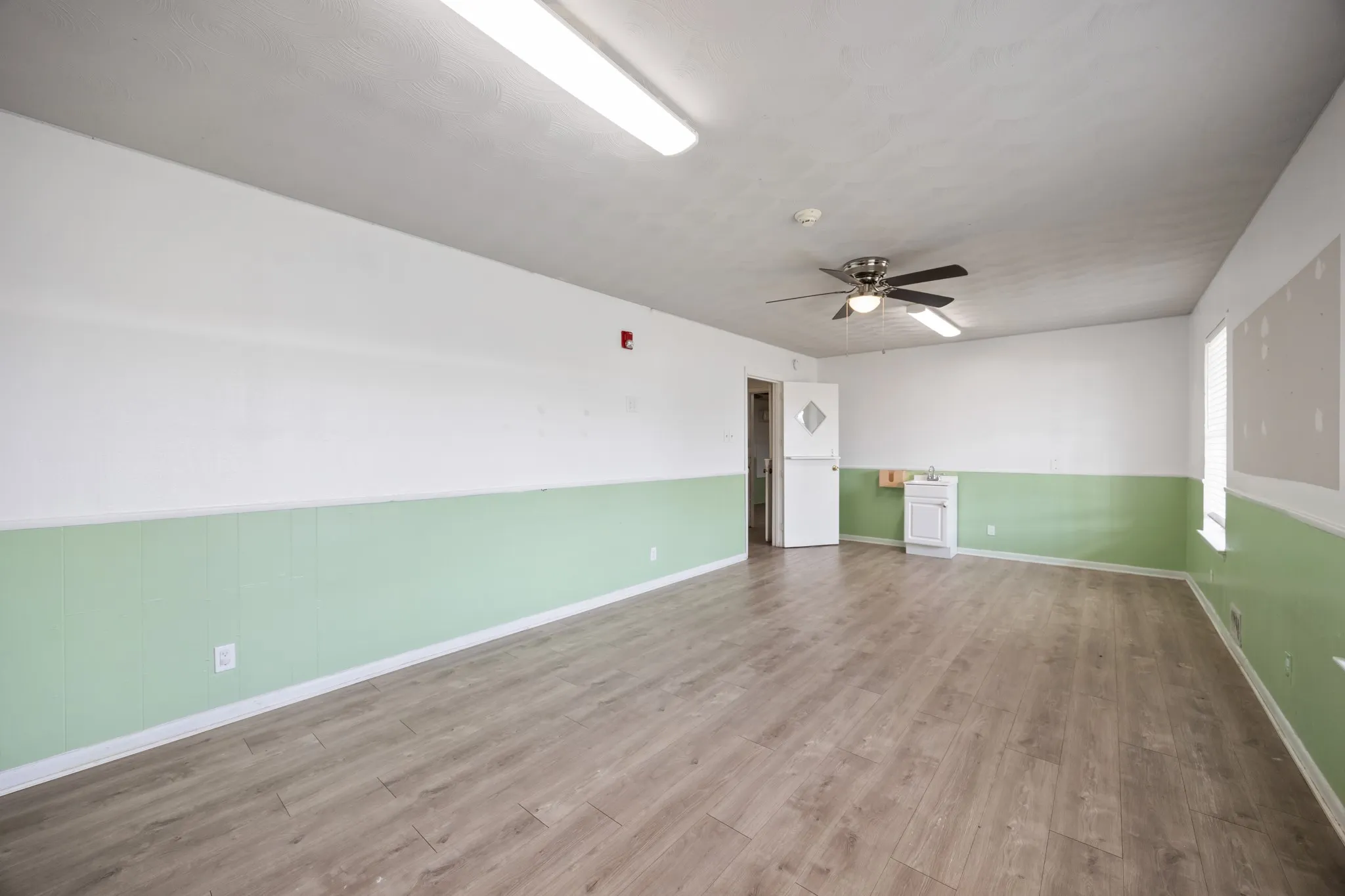 Business For Sale in Rockwall County , 915 N Goliad Street, Rockwall, Texas 75087, 0, 0, Garage spaces, 0 Sqft, built in 1980, mls#21122721, Real Estate Agent in Rockwall, Homes For Sale in Rockwall county, Homes For Sale in Rockwall, Realtor in Rockwall Texas, Real Estate Brokerage Independent Realty Texas, Luminita Cordes Realtor