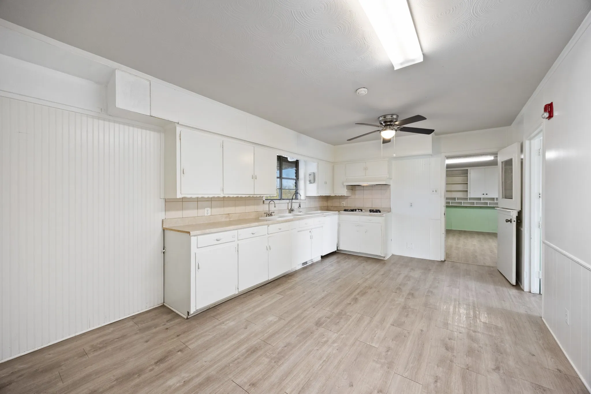 Business For Sale in Rockwall County , 915 N Goliad Street, Rockwall, Texas 75087, 0, 0, Garage spaces, 0 Sqft, built in 1980, mls#21122721, Real Estate Agent in Rockwall, Homes For Sale in Rockwall county, Homes For Sale in Rockwall, Realtor in Rockwall Texas, Real Estate Brokerage Independent Realty Texas, Luminita Cordes Realtor