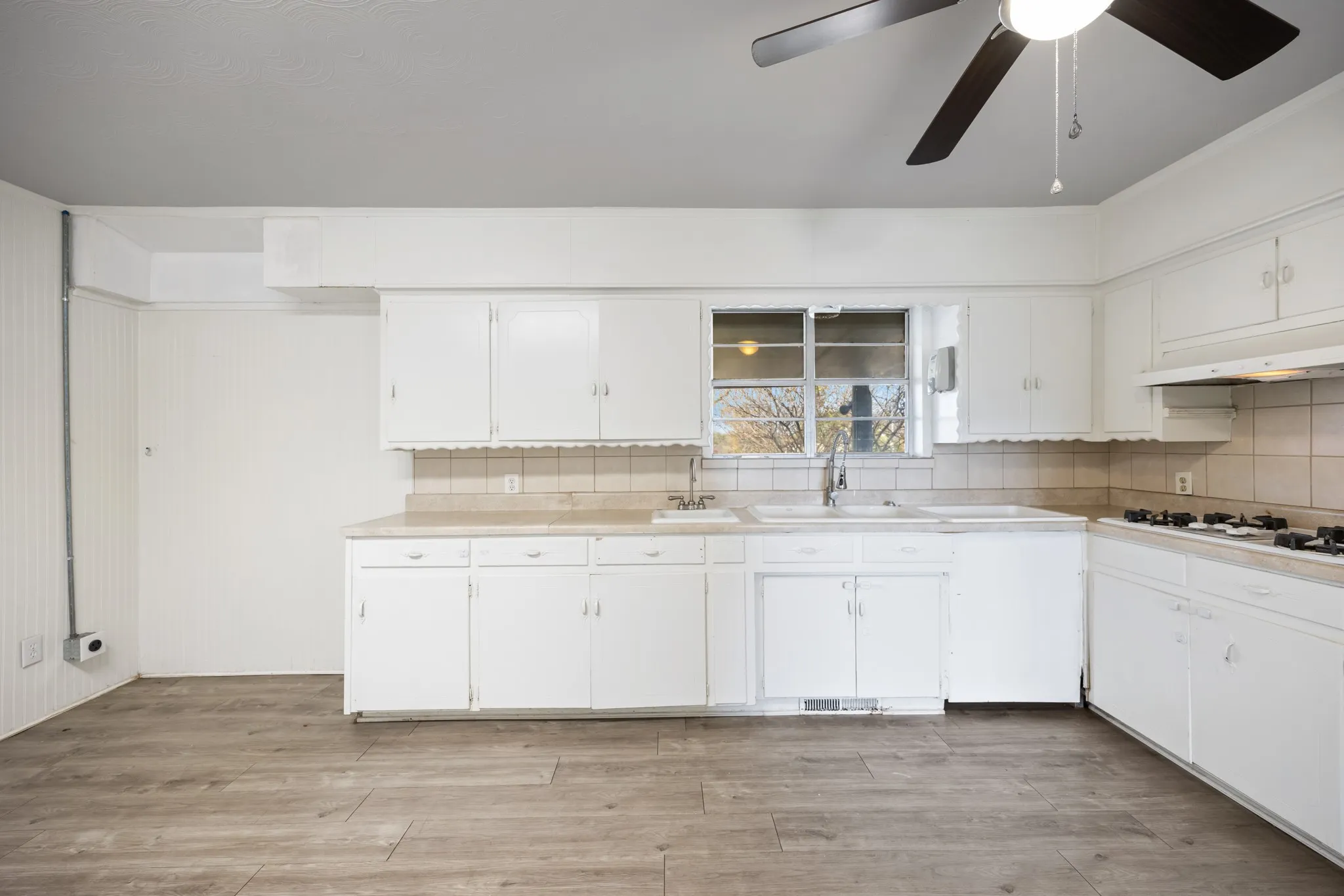 Business For Sale in Rockwall County , 915 N Goliad Street, Rockwall, Texas 75087, 0, 0, Garage spaces, 0 Sqft, built in 1980, mls#21122721, Real Estate Agent in Rockwall, Homes For Sale in Rockwall county, Homes For Sale in Rockwall, Realtor in Rockwall Texas, Real Estate Brokerage Independent Realty Texas, Luminita Cordes Realtor