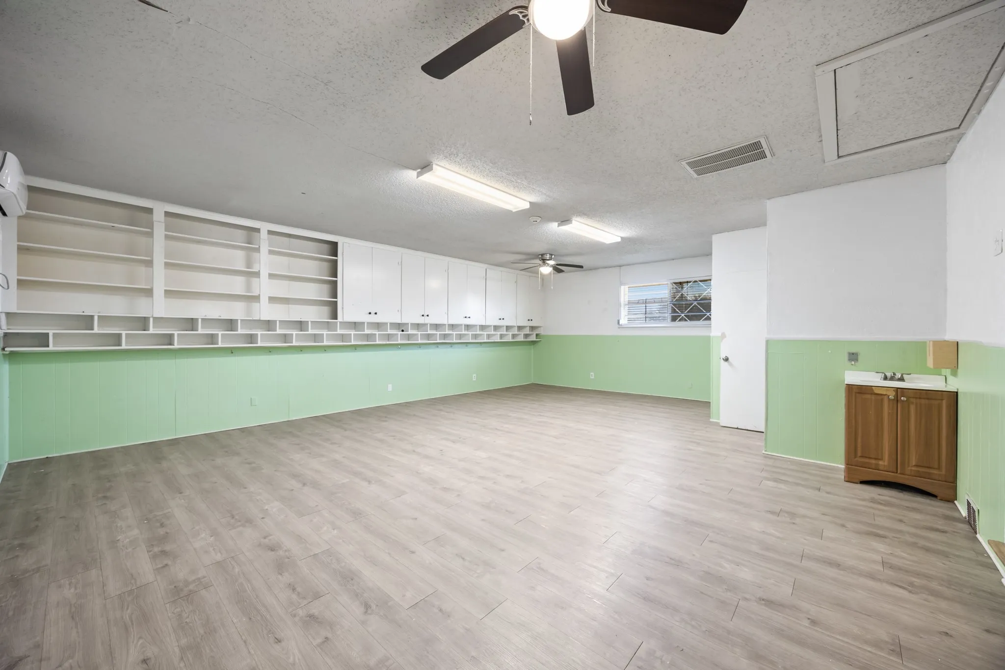 Business For Sale in Rockwall County , 915 N Goliad Street, Rockwall, Texas 75087, 0, 0, Garage spaces, 0 Sqft, built in 1980, mls#21122721, Real Estate Agent in Rockwall, Homes For Sale in Rockwall county, Homes For Sale in Rockwall, Realtor in Rockwall Texas, Real Estate Brokerage Independent Realty Texas, Luminita Cordes Realtor