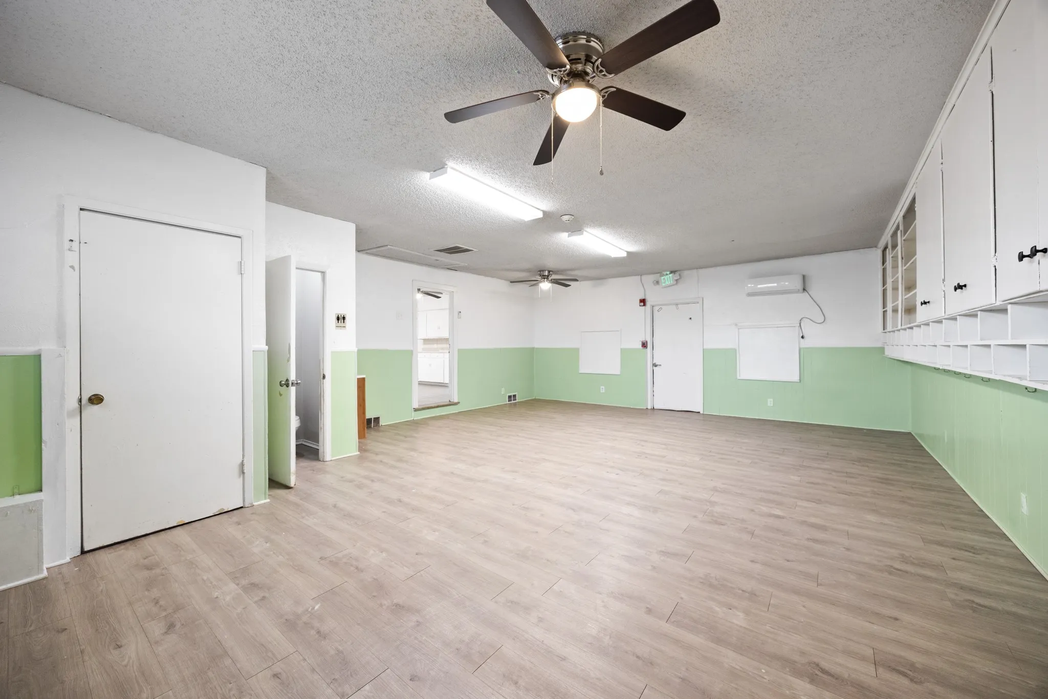 Business For Sale in Rockwall County , 915 N Goliad Street, Rockwall, Texas 75087, 0, 0, Garage spaces, 0 Sqft, built in 1980, mls#21122721, Real Estate Agent in Rockwall, Homes For Sale in Rockwall county, Homes For Sale in Rockwall, Realtor in Rockwall Texas, Real Estate Brokerage Independent Realty Texas, Luminita Cordes Realtor