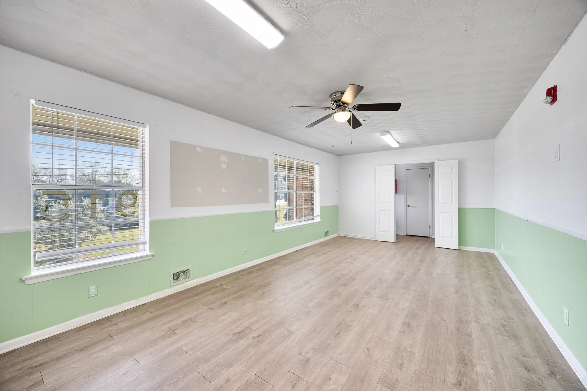 Business For Sale in Rockwall County , 915 N Goliad Street, Rockwall, Texas 75087, 0, 0, Garage spaces, 0 Sqft, built in 1980, mls#21122721, Real Estate Agent in Rockwall, Homes For Sale in Rockwall county, Homes For Sale in Rockwall, Realtor in Rockwall Texas, Real Estate Brokerage Independent Realty Texas, Luminita Cordes Realtor