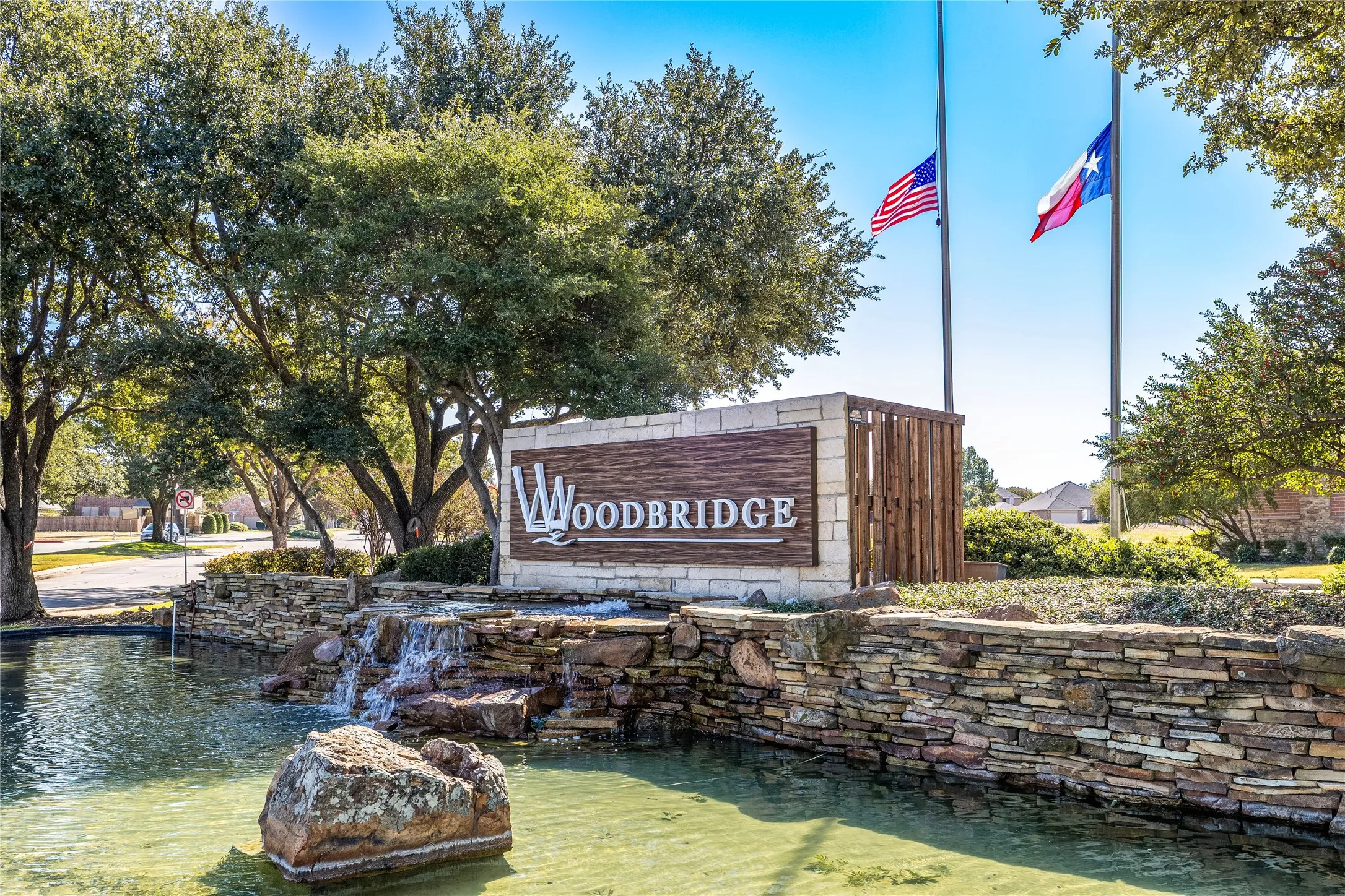 You'll love living in Woodbridge with its multiple pools, parks, trails and golf!