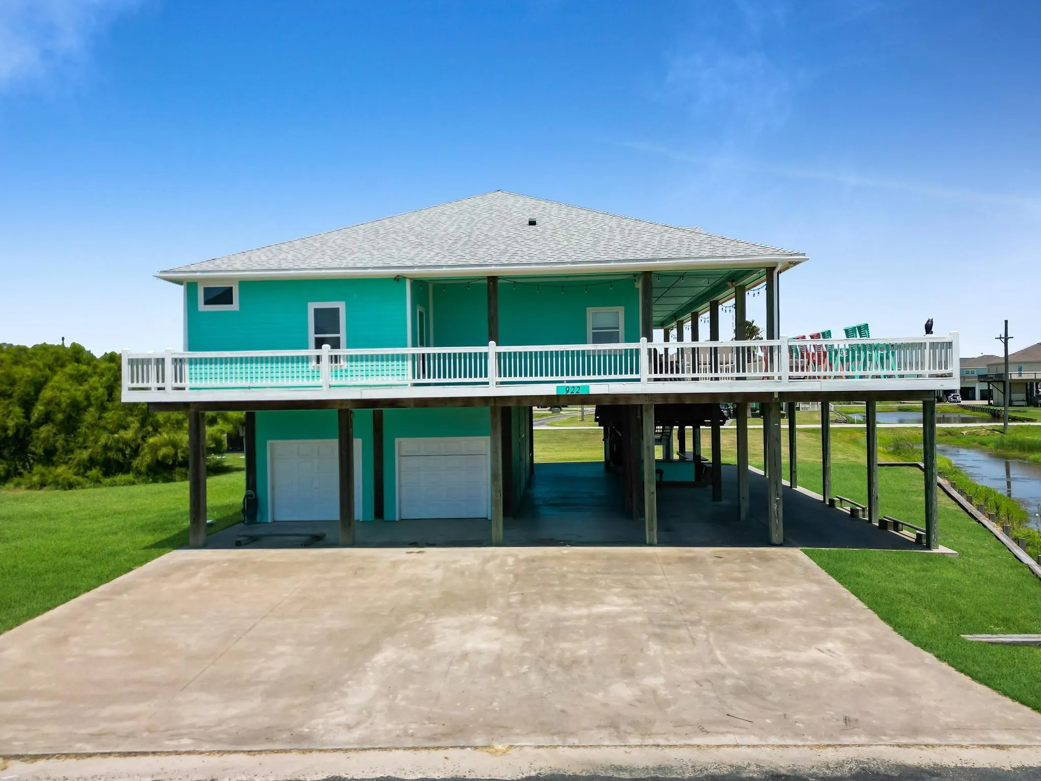 Single Family Residence For Sale in Galveston County , 922 Palmridge Drive, Port Bolivar, Texas 77650, 4 Bedroom, 4 Bathroom, 2 Garage spaces, 2,300 Sqft, built in 2016, mls#21123942, Real Estate Agent in Port Bolivar, Homes For Sale in Galveston county, Homes For Sale in Port Bolivar, Realtor in Port Bolivar Texas, Real Estate Brokerage Independent Realty Texas, Luminita Cordes Realtor