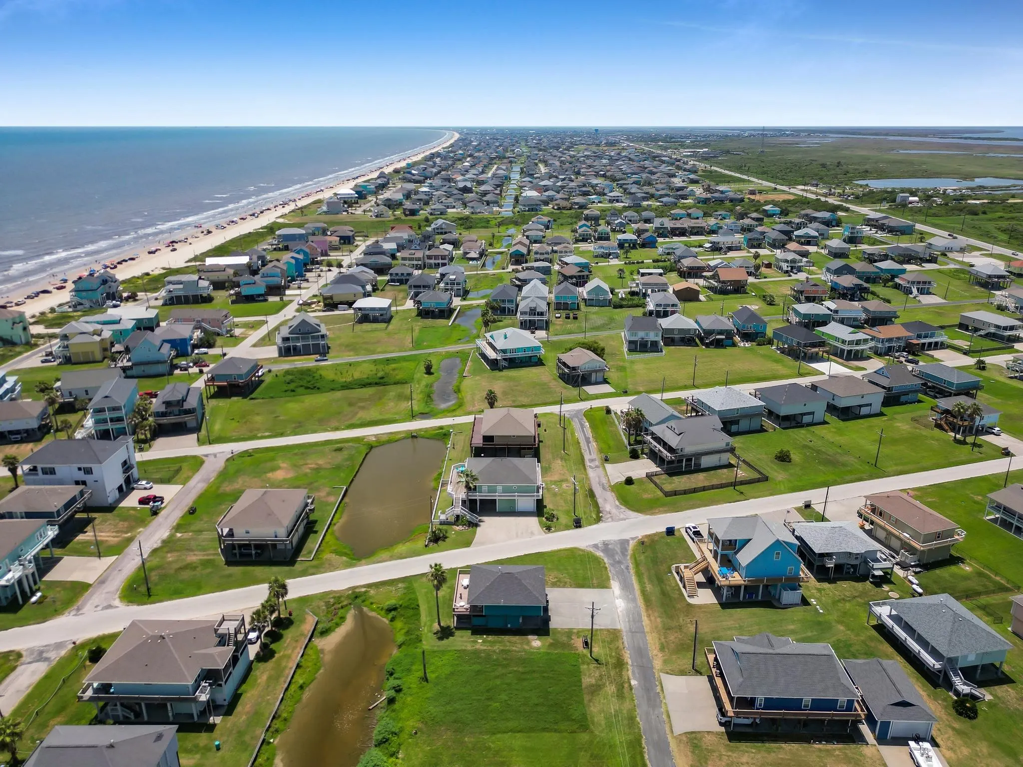 Coastal community with direct beach access and a variety of residential structures