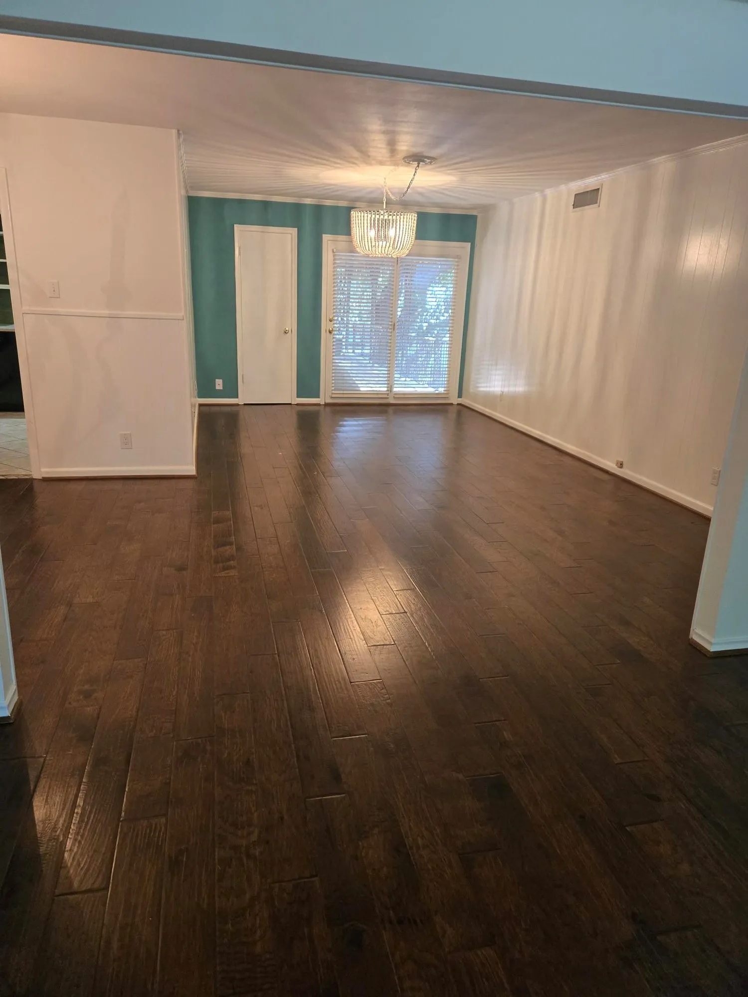 Condominium For Rent in Dallas County , 8604 Baltimore Drive 4, Dallas, Texas 75225, 2 Bedroom, 2 Bathroom, Garage spaces, 1,375 Sqft, built in 1958, mls#21123983, Real Estate Agent in Dallas, Homes For Rent in Dallas county, Homes For Rent in Dallas, Realtor in Dallas Texas, Real Estate Brokerage Independent Realty Texas, Luminita Cordes Realtor