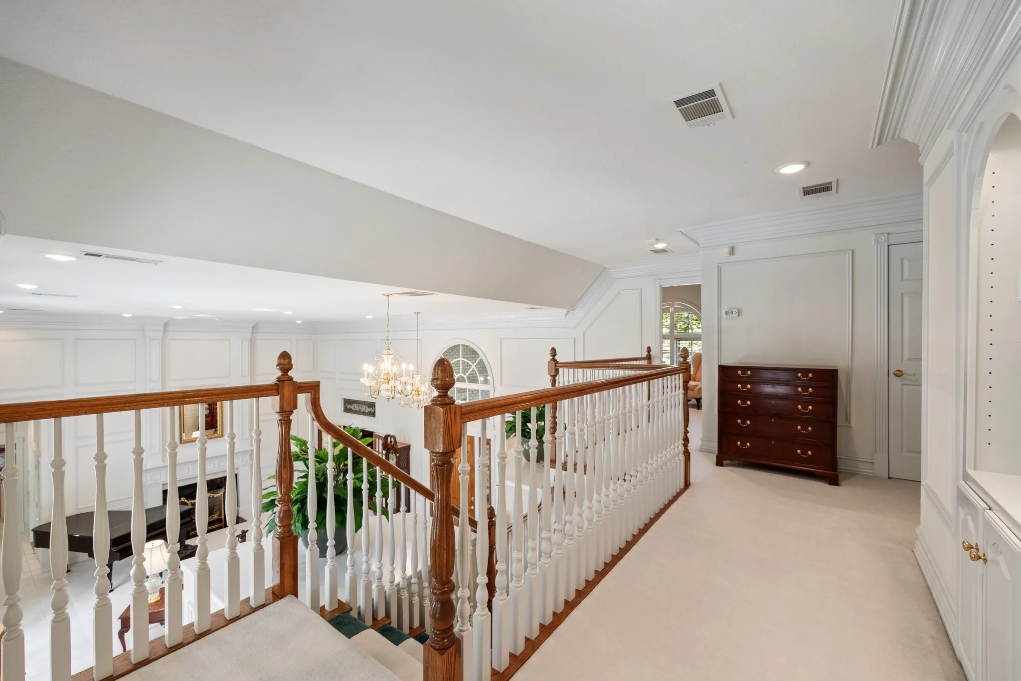 Single Family Residence For Sale in Hunt County , 1 Willow Ridge Road, Greenville, Texas 75402, 4 Bedroom, 4 Bathroom, 3 Garage spaces, 3,455 Sqft, built in 1993, mls#21110240, Real Estate Agent in Greenville, Homes For Sale in Hunt county, Homes For Sale in Greenville, Realtor in Greenville Texas, Real Estate Brokerage Independent Realty Texas, Luminita Cordes Realtor