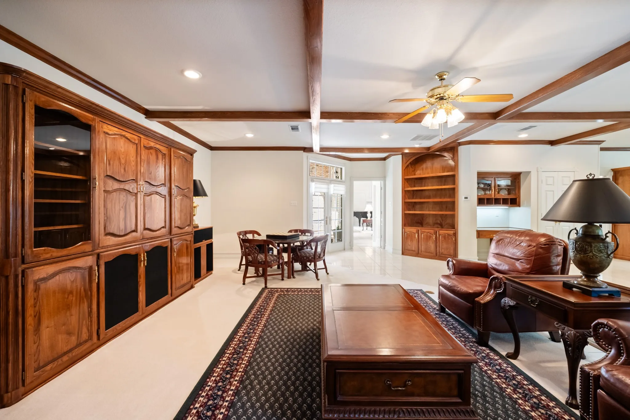 Single Family Residence For Sale in Hunt County , 1 Willow Ridge Road, Greenville, Texas 75402, 4 Bedroom, 4 Bathroom, 3 Garage spaces, 3,455 Sqft, built in 1993, mls#21110240, Real Estate Agent in Greenville, Homes For Sale in Hunt county, Homes For Sale in Greenville, Realtor in Greenville Texas, Real Estate Brokerage Independent Realty Texas, Luminita Cordes Realtor