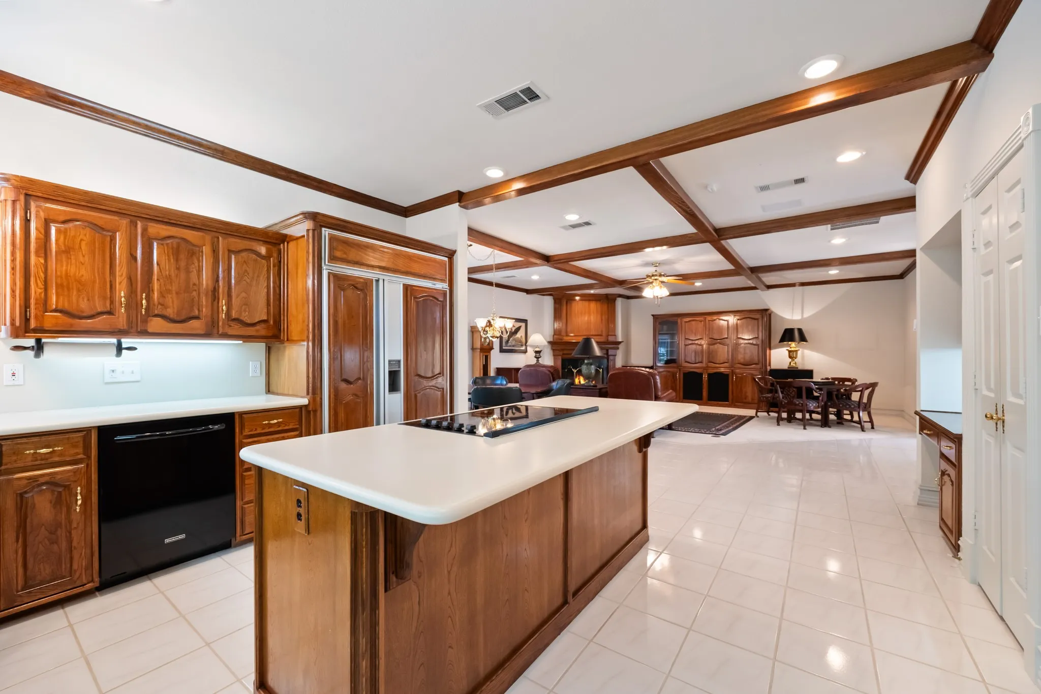 Single Family Residence For Sale in Hunt County , 1 Willow Ridge Road, Greenville, Texas 75402, 4 Bedroom, 4 Bathroom, 3 Garage spaces, 3,455 Sqft, built in 1993, mls#21110240, Real Estate Agent in Greenville, Homes For Sale in Hunt county, Homes For Sale in Greenville, Realtor in Greenville Texas, Real Estate Brokerage Independent Realty Texas, Luminita Cordes Realtor