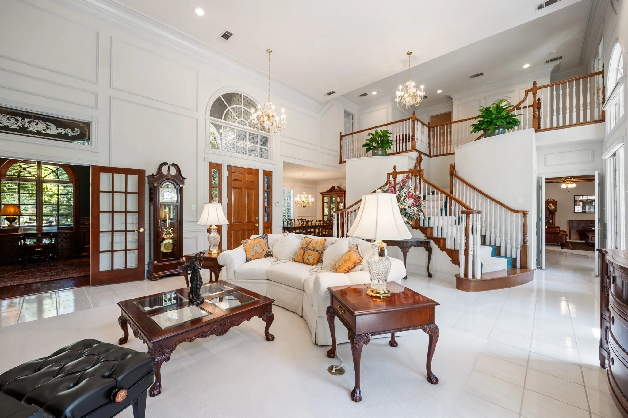 Single Family Residence For Sale in Hunt County , 1 Willow Ridge Road, Greenville, Texas 75402, 4 Bedroom, 4 Bathroom, 3 Garage spaces, 3,455 Sqft, built in 1993, mls#21110240, Real Estate Agent in Greenville, Homes For Sale in Hunt county, Homes For Sale in Greenville, Realtor in Greenville Texas, Real Estate Brokerage Independent Realty Texas, Luminita Cordes Realtor