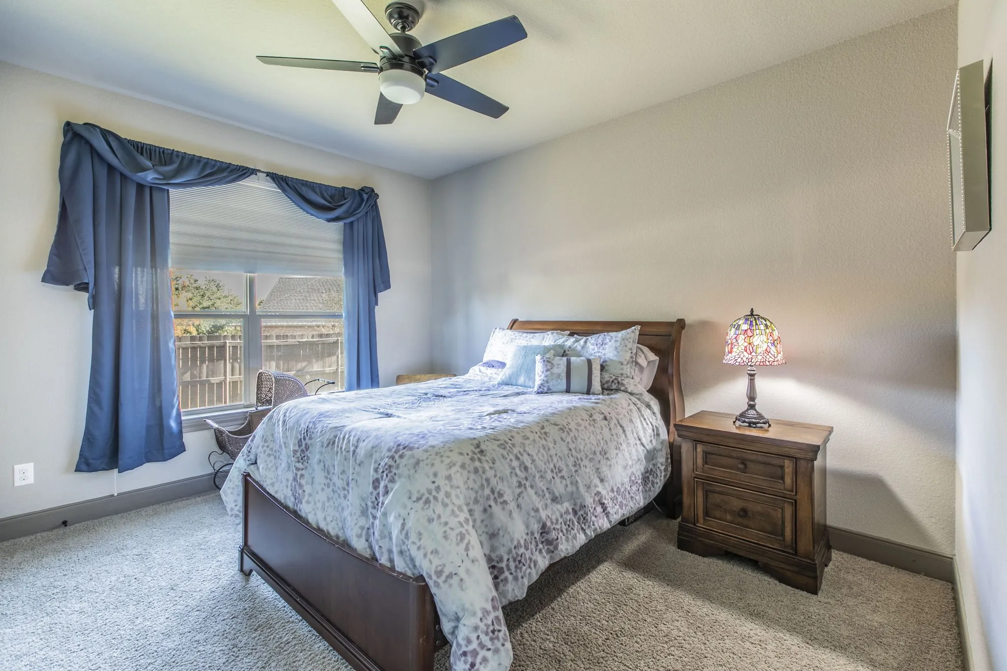 Single Family Residence For Sale in Ellis County , 206 Hidden Meadow Circle, Midlothian, Texas 76065, 3 Bedroom, 4 Bathroom, 2 Garage spaces, 3,408 Sqft, built in 2012, mls#21124236, Real Estate Agent in Midlothian, Homes For Sale in Ellis county, Homes For Sale in Midlothian, Realtor in Midlothian Texas, Real Estate Brokerage Independent Realty Texas, Luminita Cordes Realtor