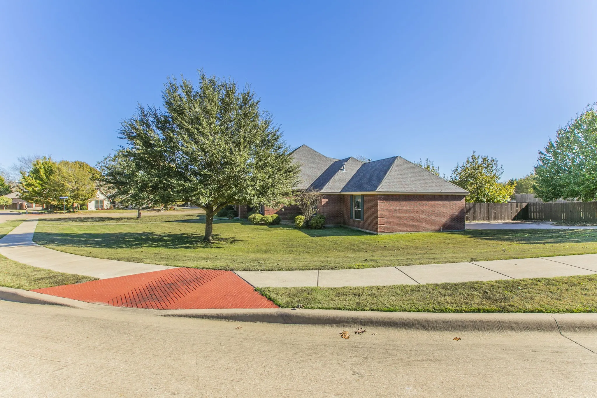 Single Family Residence For Sale in Ellis County , 206 Hidden Meadow Circle, Midlothian, Texas 76065, 3 Bedroom, 4 Bathroom, 2 Garage spaces, 3,408 Sqft, built in 2012, mls#21124236, Real Estate Agent in Midlothian, Homes For Sale in Ellis county, Homes For Sale in Midlothian, Realtor in Midlothian Texas, Real Estate Brokerage Independent Realty Texas, Luminita Cordes Realtor