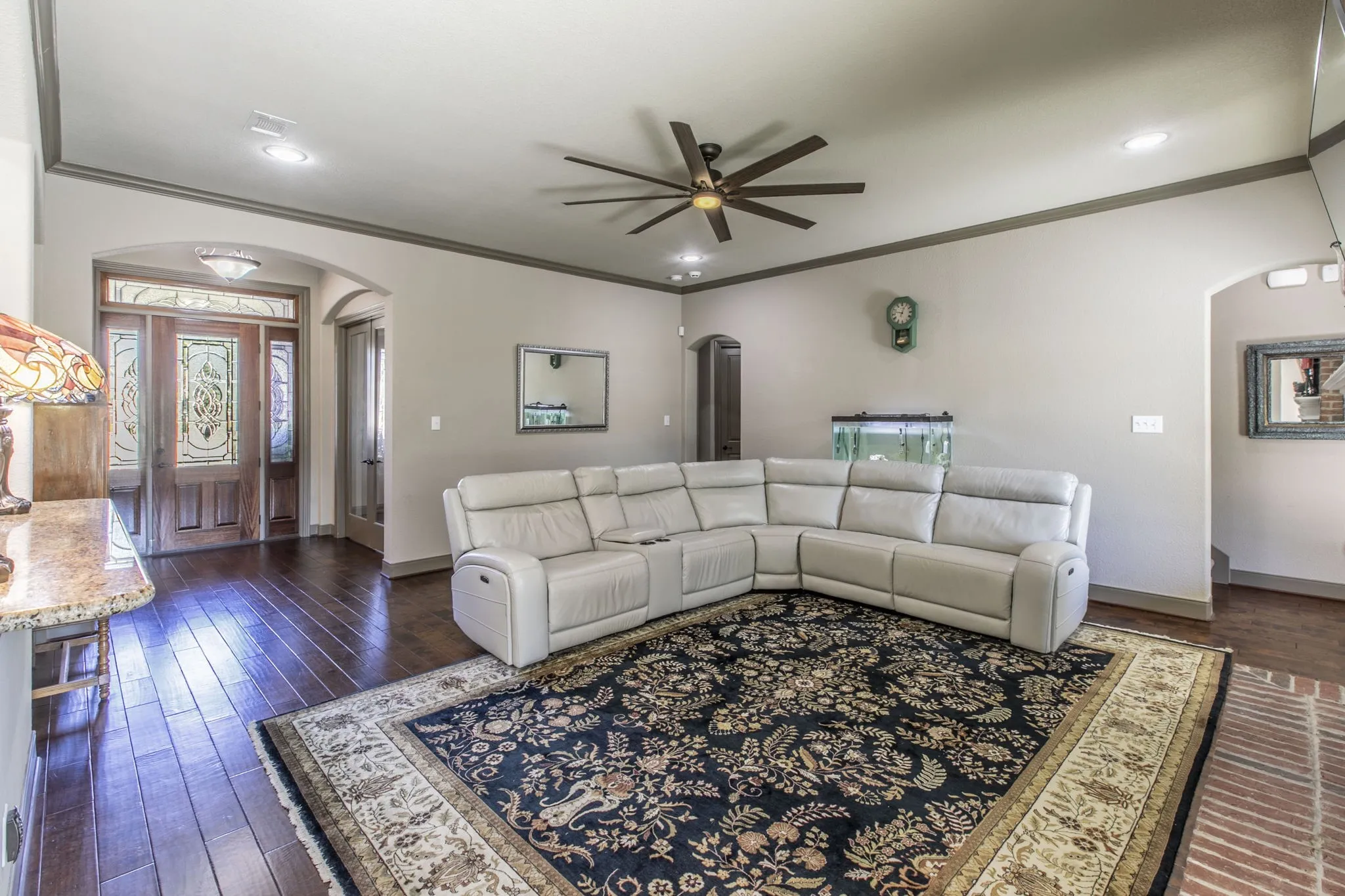 Single Family Residence For Sale in Ellis County , 206 Hidden Meadow Circle, Midlothian, Texas 76065, 3 Bedroom, 4 Bathroom, 2 Garage spaces, 3,408 Sqft, built in 2012, mls#21124236, Real Estate Agent in Midlothian, Homes For Sale in Ellis county, Homes For Sale in Midlothian, Realtor in Midlothian Texas, Real Estate Brokerage Independent Realty Texas, Luminita Cordes Realtor