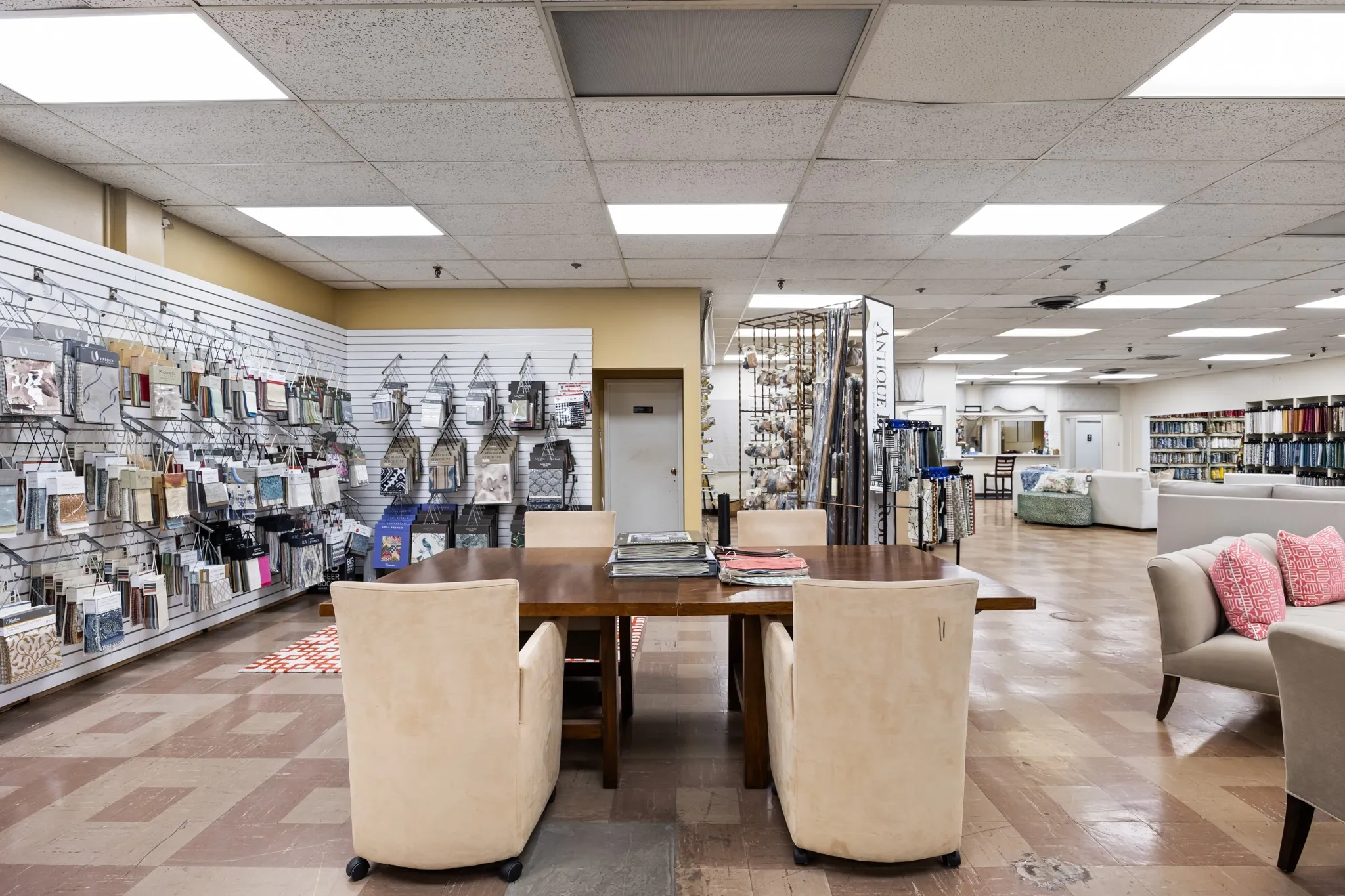 Warehouse For Sale in Dallas County , 1912 S Good Latimer Expressway, Dallas, Texas 75226, 0, 0, Garage spaces, 0 Sqft, built in 1960, Preowned, Price $10,500,000, mls#21117776, Real Estate Agent in Dallas, Homes For Sale in Dallas county, Homes For Sale in Dallas, Realtor in Dallas Texas, Real Estate Brokerage Independent Realty Texas, Luminita Cordes Realtor