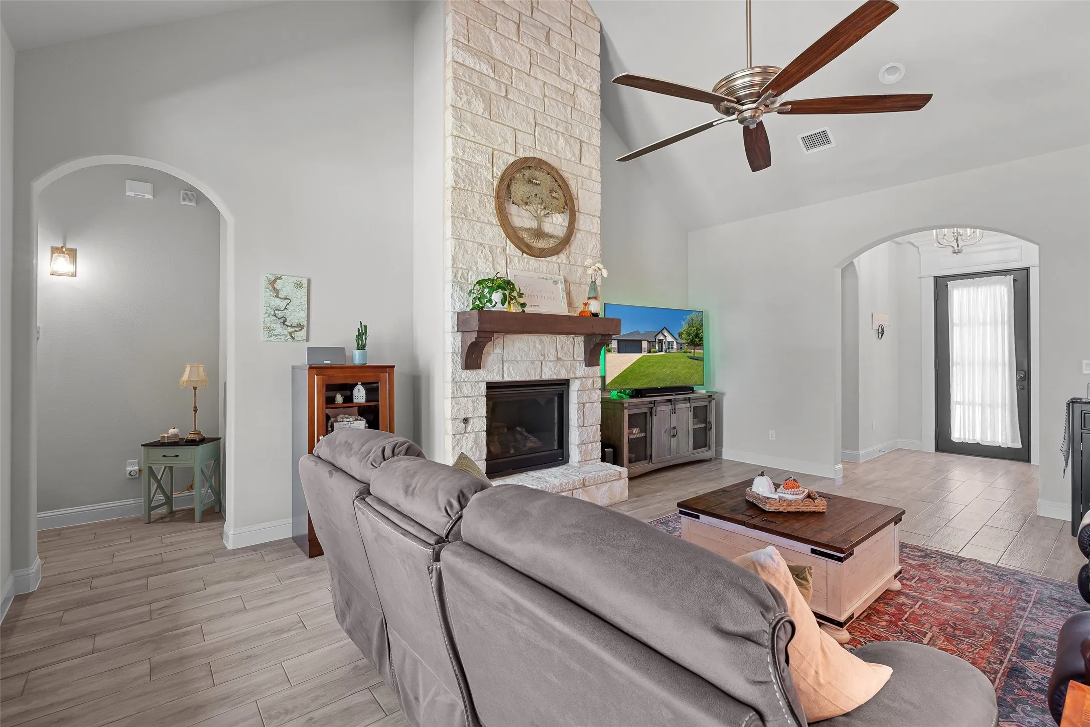 Single Family Residence For Sale in Hood County , 1019 Anna Circle, Granbury, Texas 76048, 4 Bedroom, 3 Bathroom, 2 Garage spaces, 2,446 Sqft, built in 2021, Preowned, mls#21123335, Real Estate Agent in Granbury, Homes For Sale in Hood county, Homes For Sale in Granbury, Realtor in Granbury Texas, Real Estate Brokerage Independent Realty Texas, Luminita Cordes Realtor