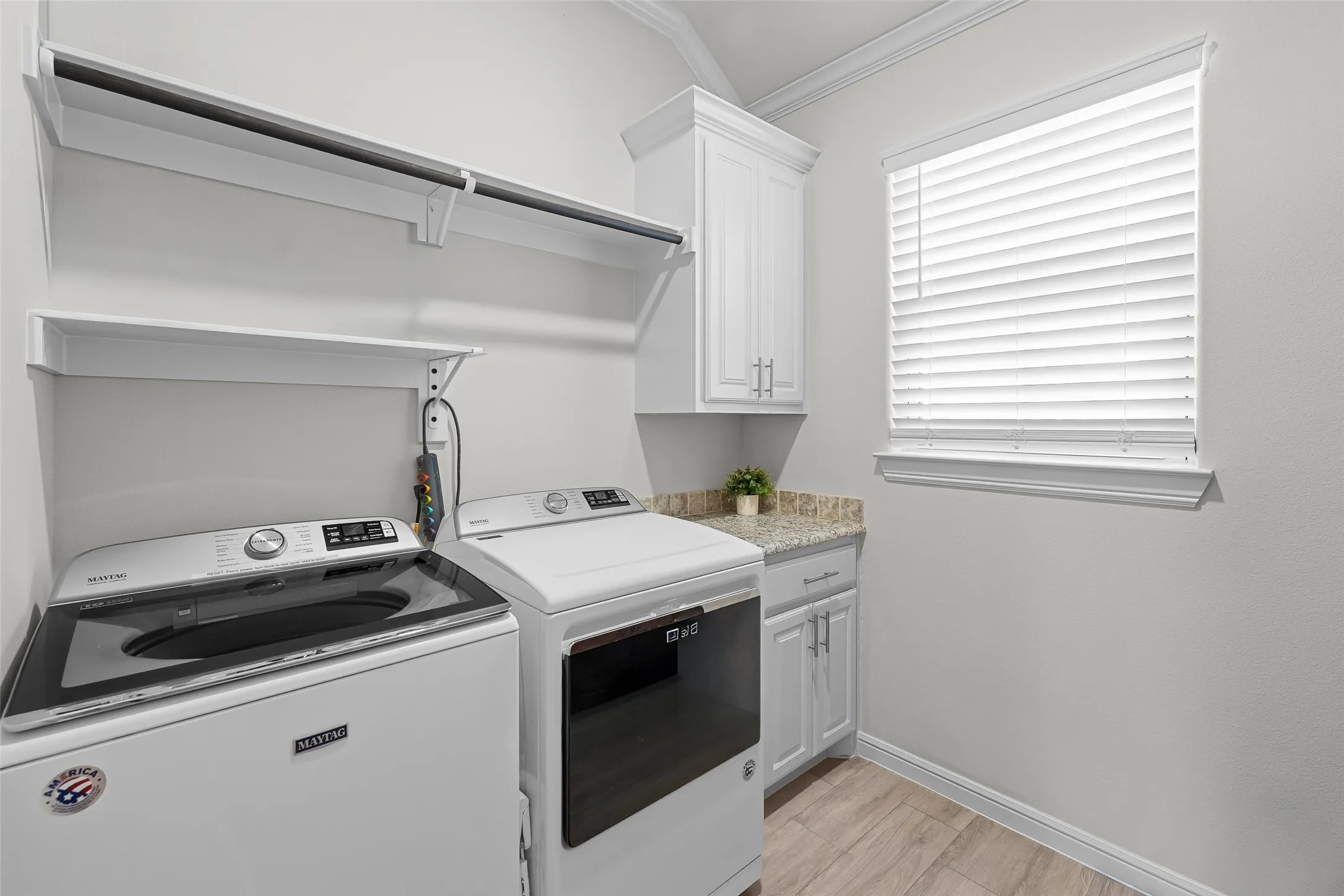 Single Family Residence For Sale in Hood County , 1019 Anna Circle, Granbury, Texas 76048, 4 Bedroom, 3 Bathroom, 2 Garage spaces, 2,446 Sqft, built in 2021, Preowned, mls#21123335, Real Estate Agent in Granbury, Homes For Sale in Hood county, Homes For Sale in Granbury, Realtor in Granbury Texas, Real Estate Brokerage Independent Realty Texas, Luminita Cordes Realtor