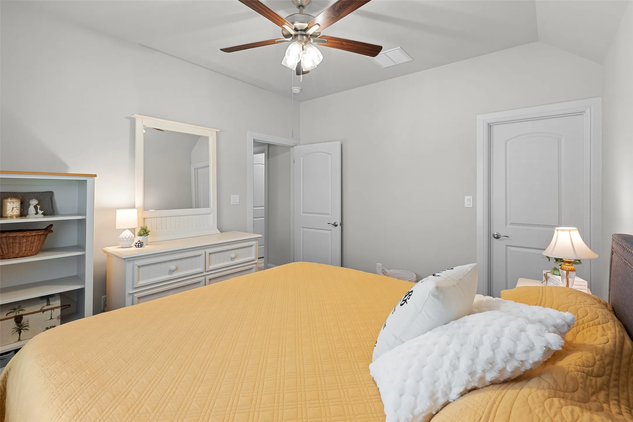 Single Family Residence For Sale in Hood County , 1019 Anna Circle, Granbury, Texas 76048, 4 Bedroom, 3 Bathroom, 2 Garage spaces, 2,446 Sqft, built in 2021, Preowned, mls#21123335, Real Estate Agent in Granbury, Homes For Sale in Hood county, Homes For Sale in Granbury, Realtor in Granbury Texas, Real Estate Brokerage Independent Realty Texas, Luminita Cordes Realtor