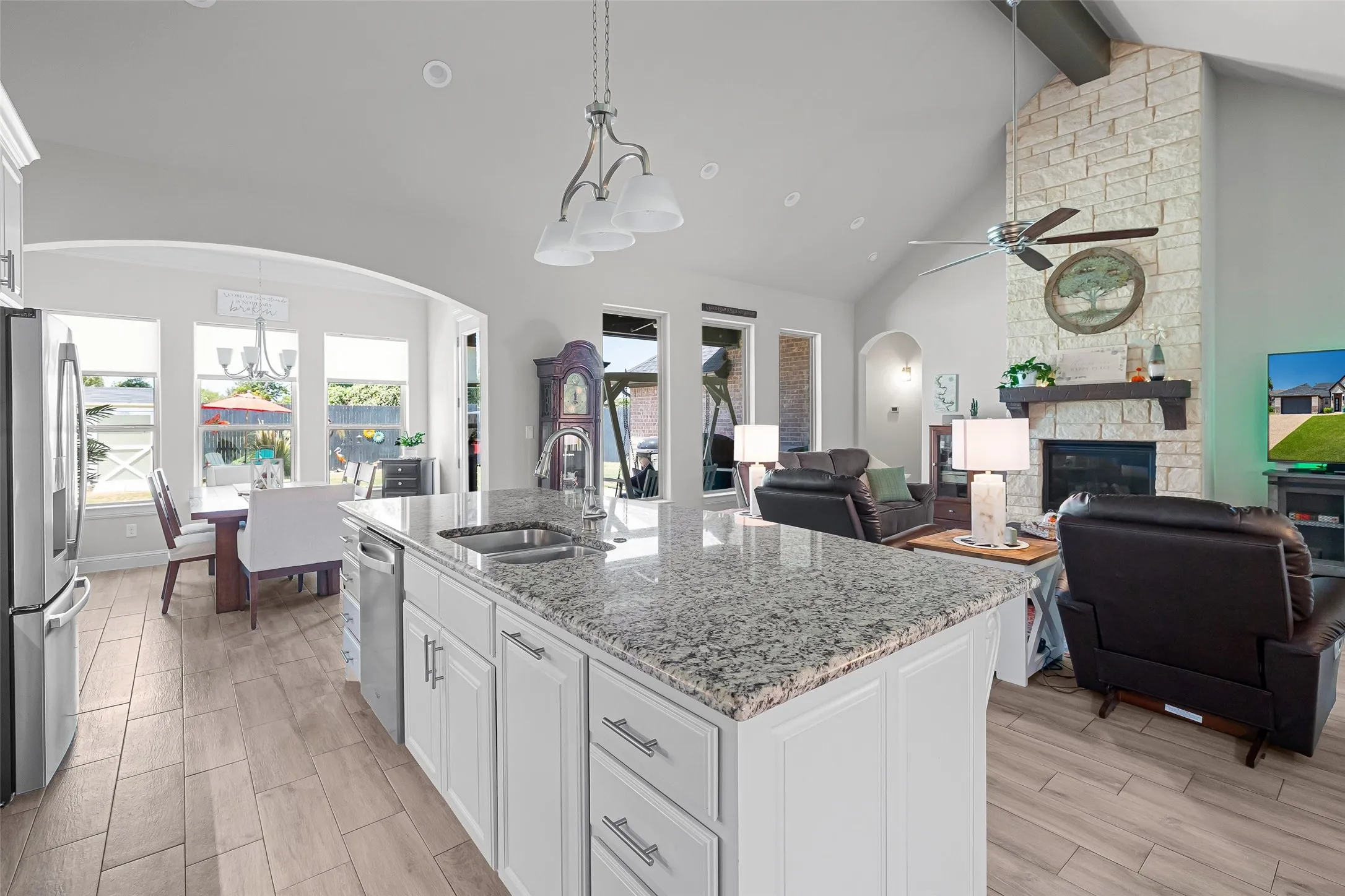 Single Family Residence For Sale in Hood County , 1019 Anna Circle, Granbury, Texas 76048, 4 Bedroom, 3 Bathroom, 2 Garage spaces, 2,446 Sqft, built in 2021, Preowned, mls#21123335, Real Estate Agent in Granbury, Homes For Sale in Hood county, Homes For Sale in Granbury, Realtor in Granbury Texas, Real Estate Brokerage Independent Realty Texas, Luminita Cordes Realtor