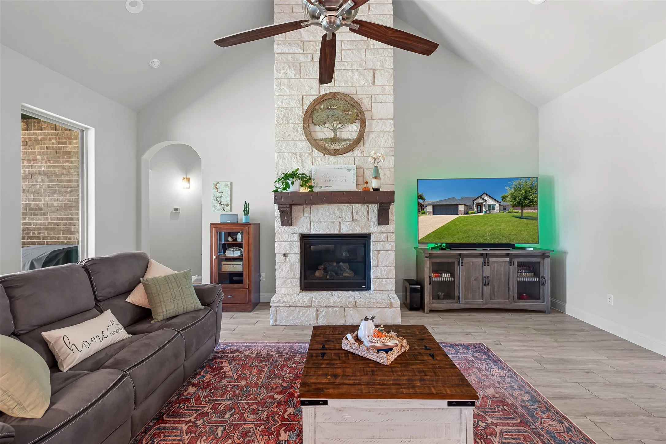 Single Family Residence For Sale in Hood County , 1019 Anna Circle, Granbury, Texas 76048, 4 Bedroom, 3 Bathroom, 2 Garage spaces, 2,446 Sqft, built in 2021, Preowned, mls#21123335, Real Estate Agent in Granbury, Homes For Sale in Hood county, Homes For Sale in Granbury, Realtor in Granbury Texas, Real Estate Brokerage Independent Realty Texas, Luminita Cordes Realtor